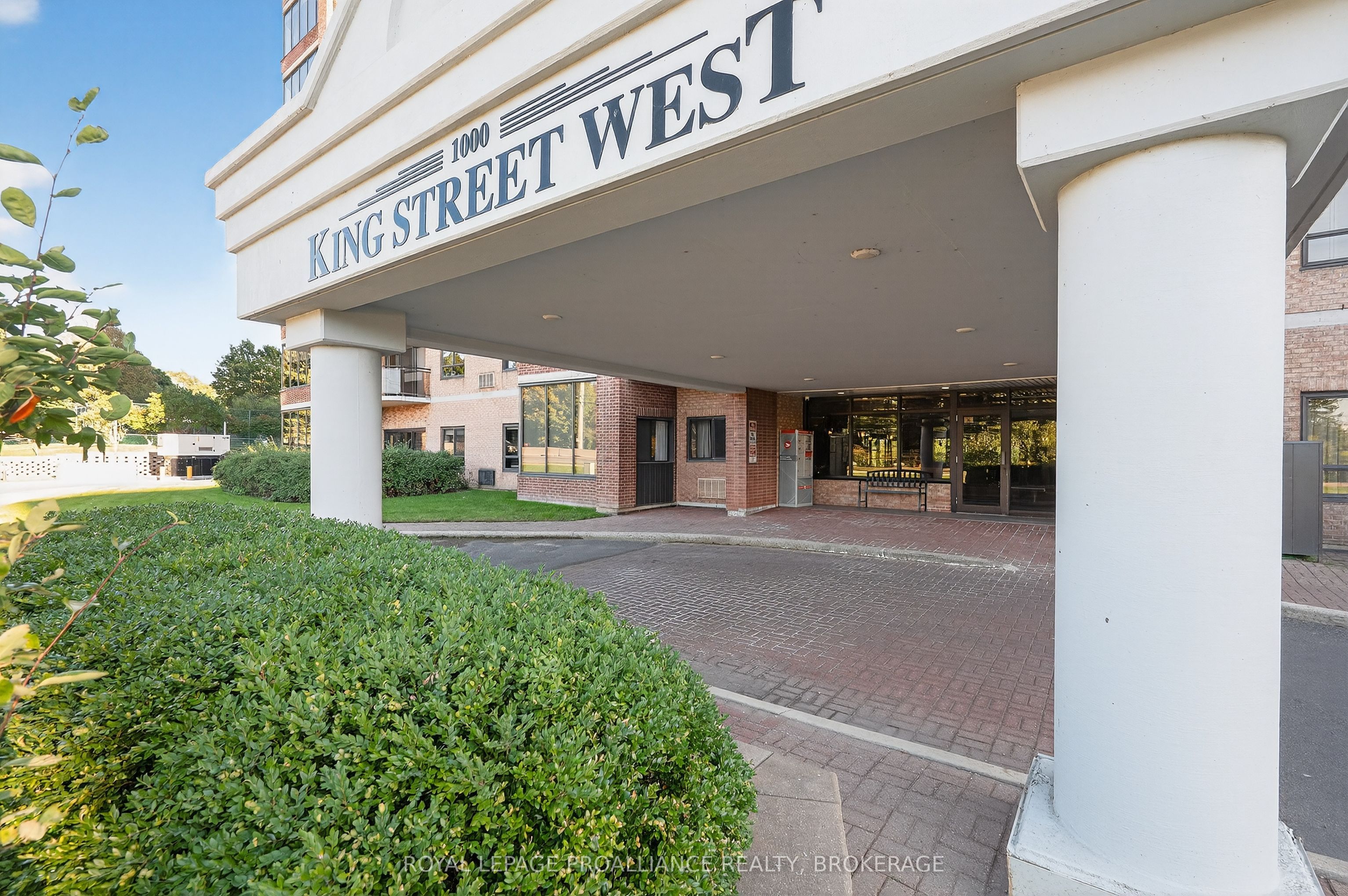 1000 King Street W 701