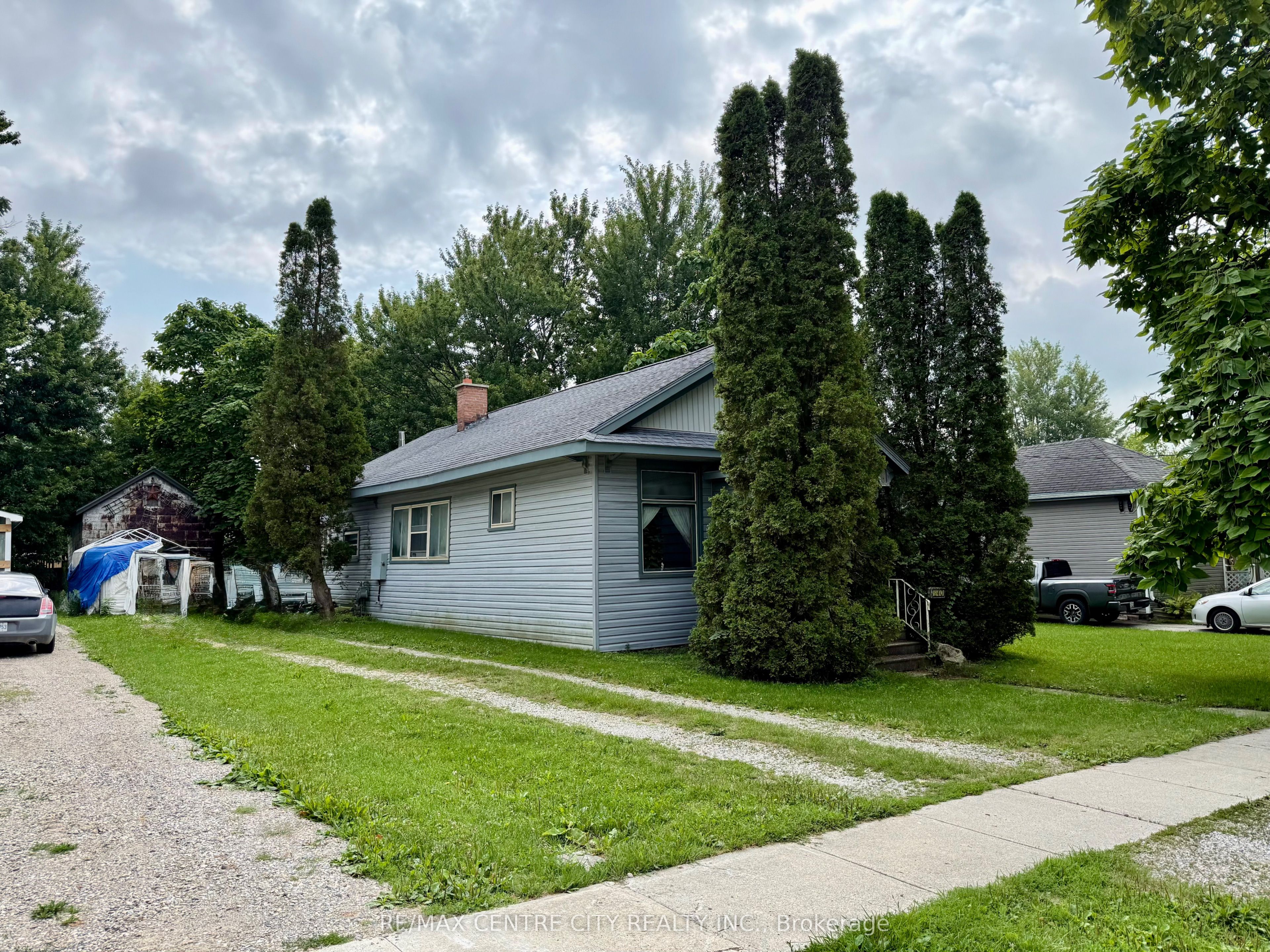 240 King Street