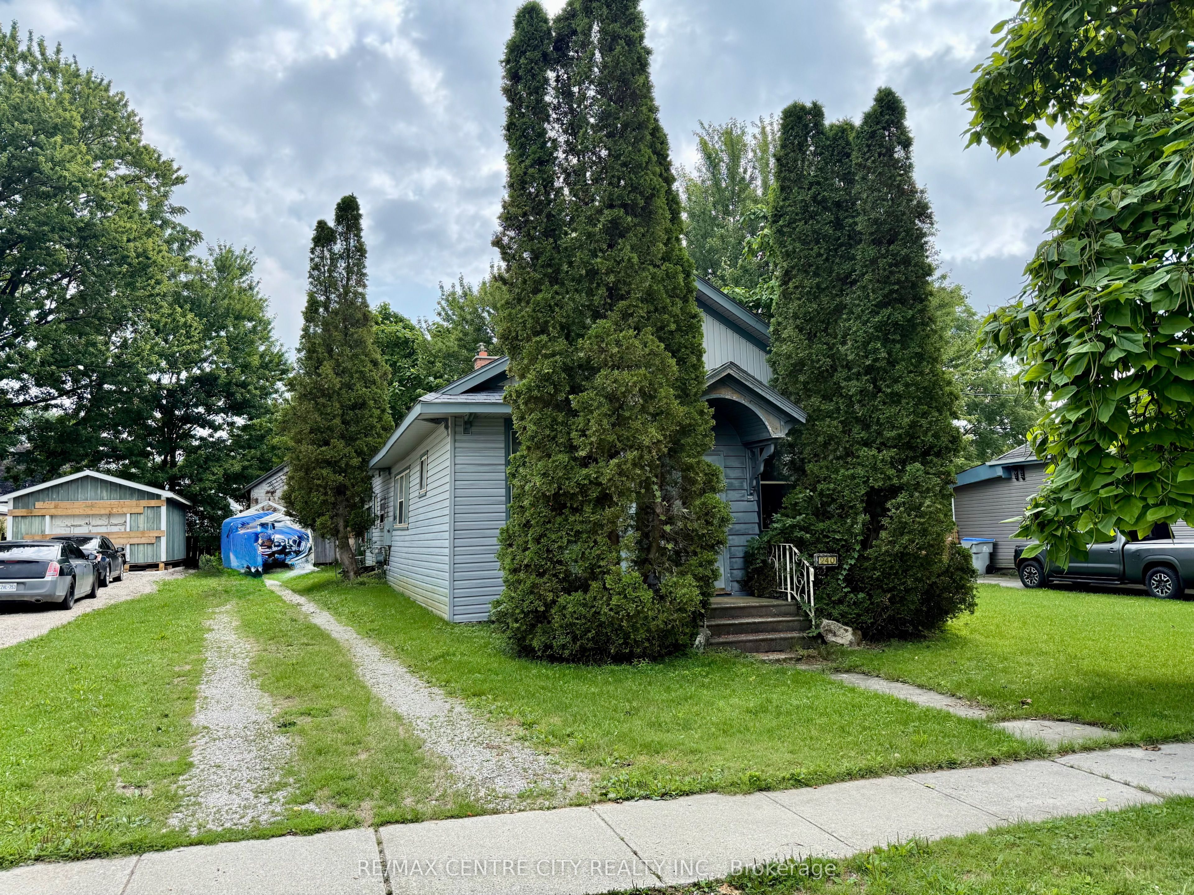240 King Street
