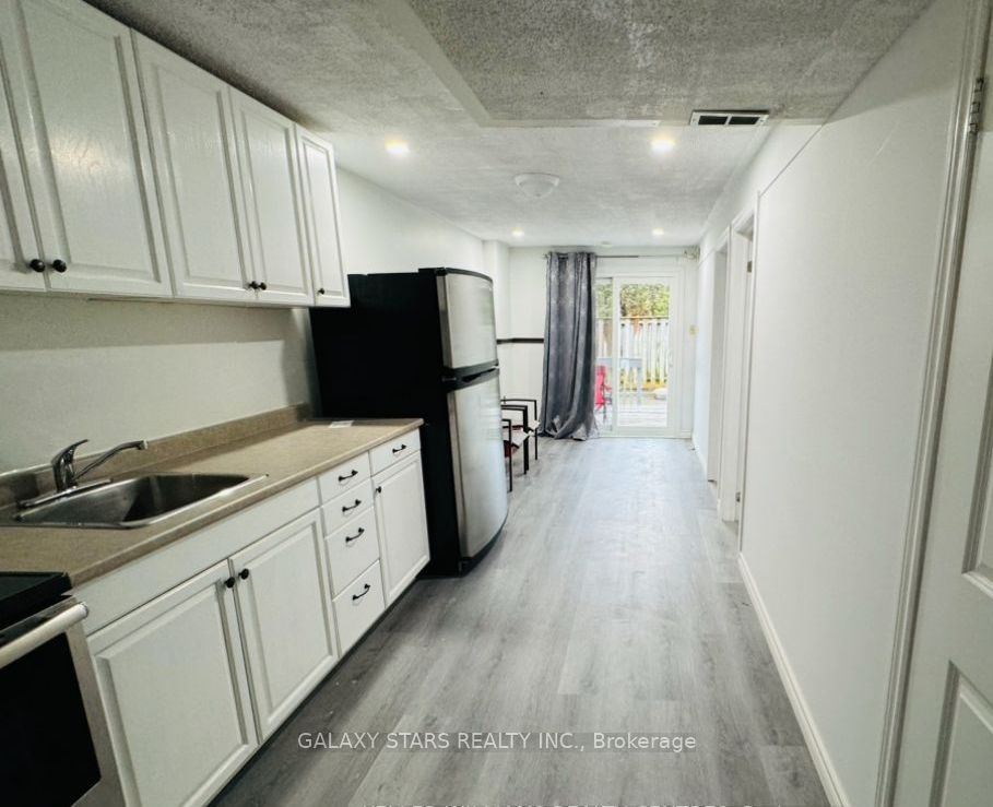 1995 Pine Grove Avenue 26