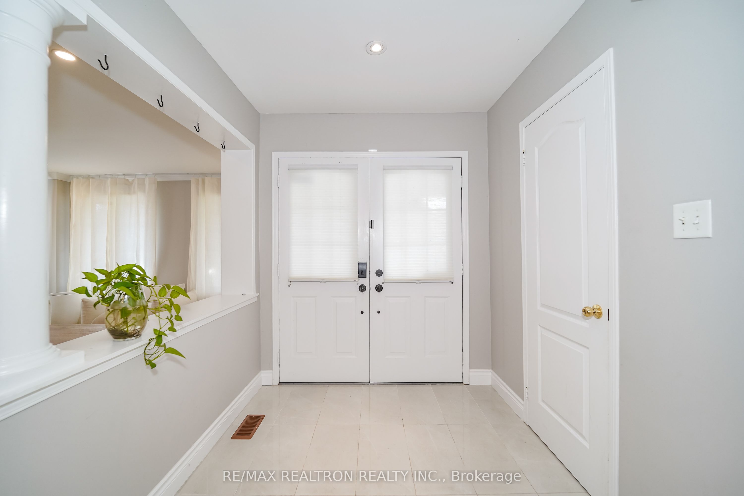 96 Hoile Drive