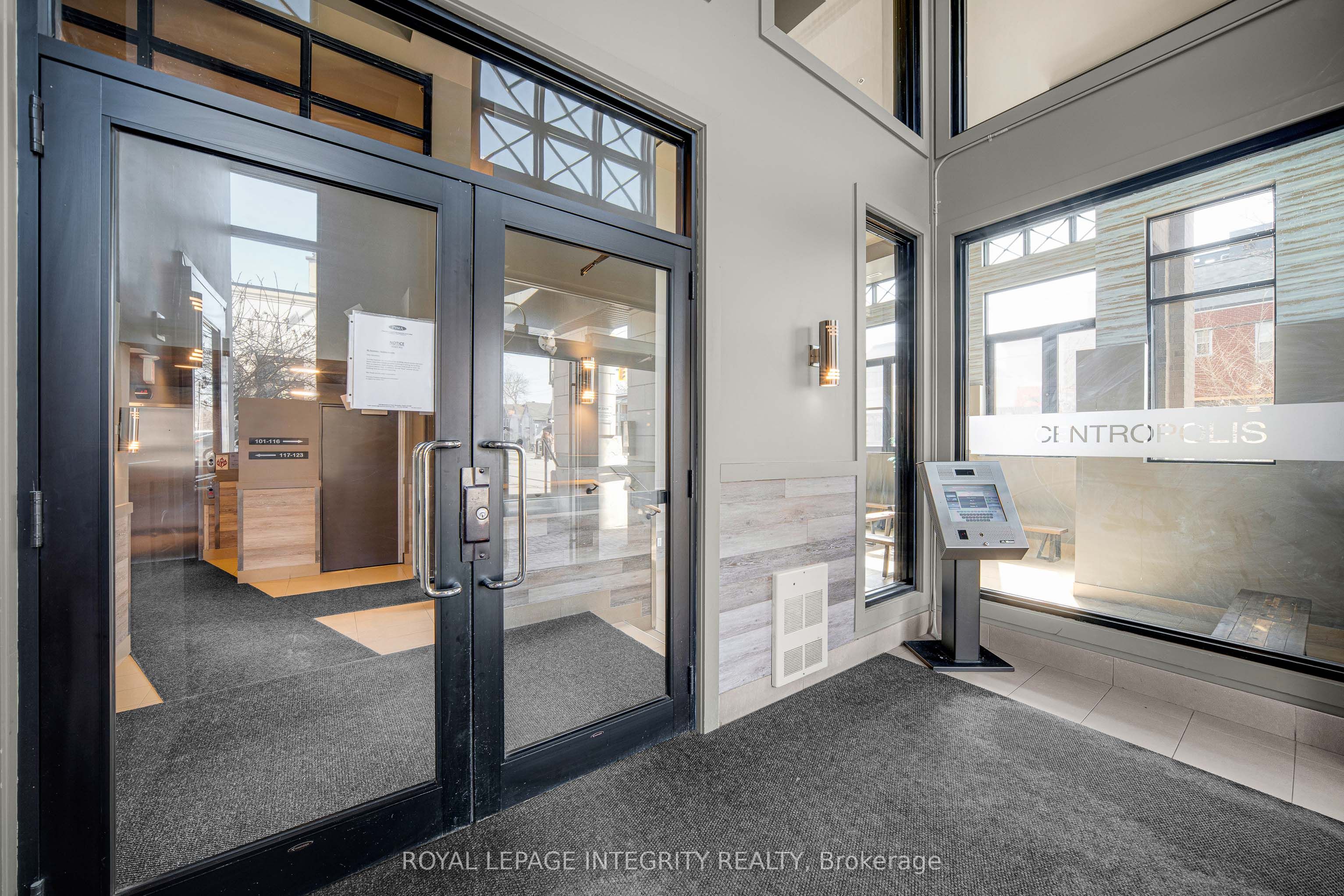 429 Kent Street 320