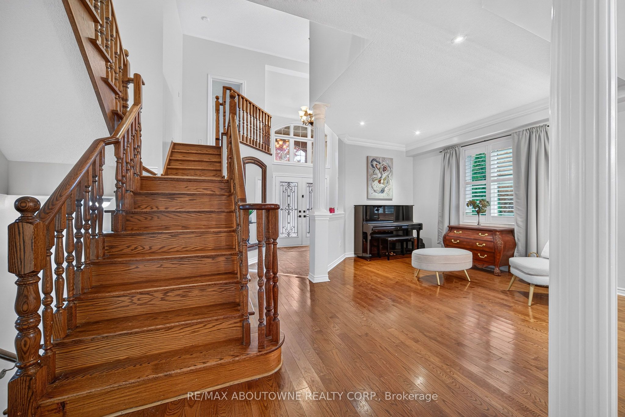 2447 Highmount Crescent