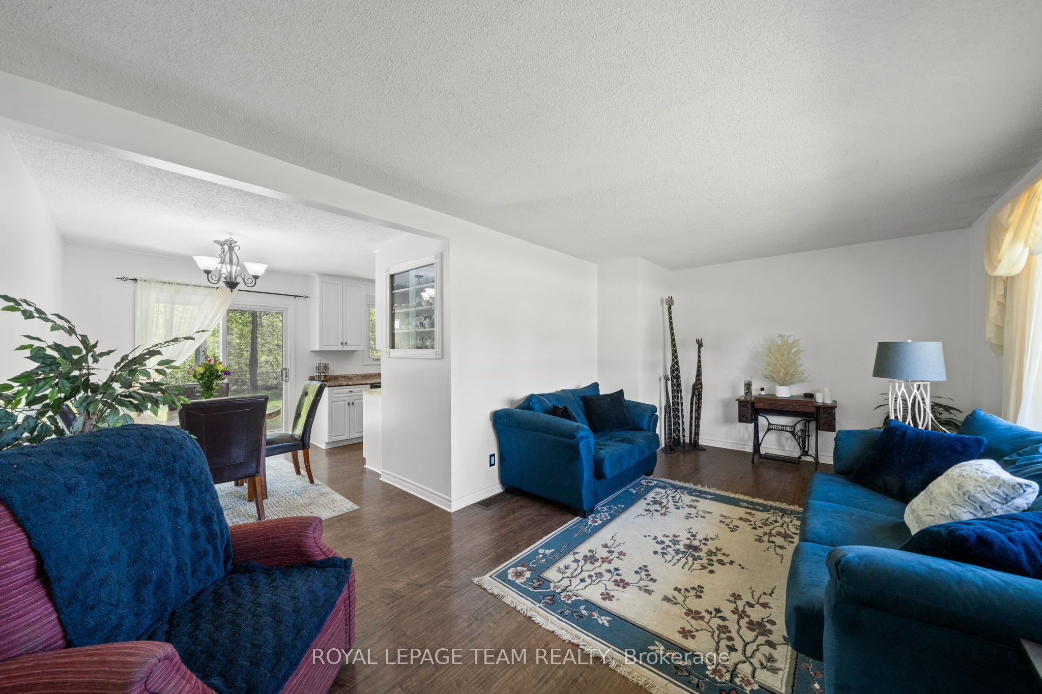 5643 Ficko Crescent
