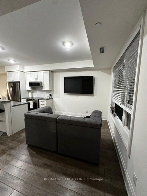 2 Adam Sellers Street 412