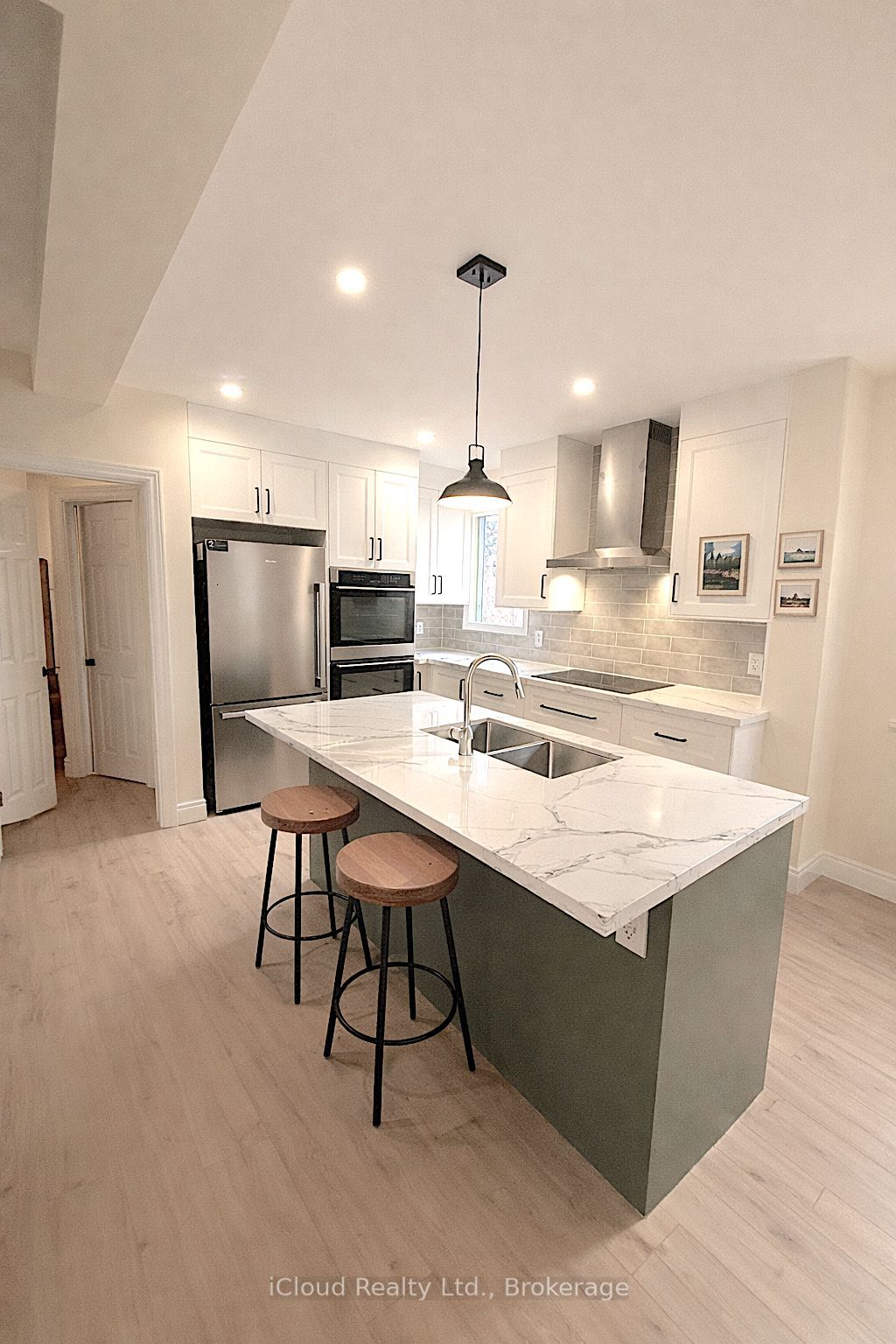 405 Upper Wentworth Street