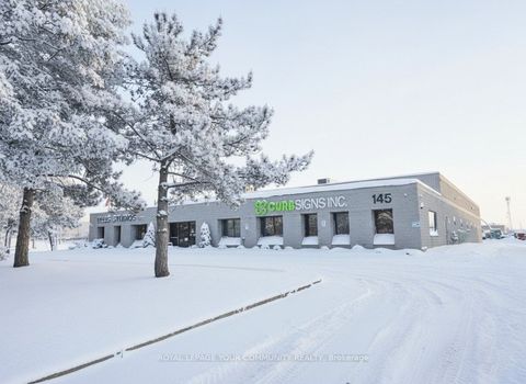 145 Engelhard Drive Aurora ON L4G 3V1