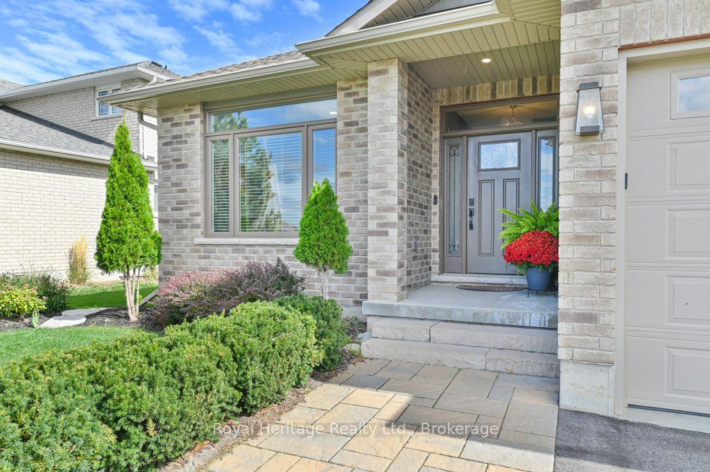 54 Hummingbird Drive
