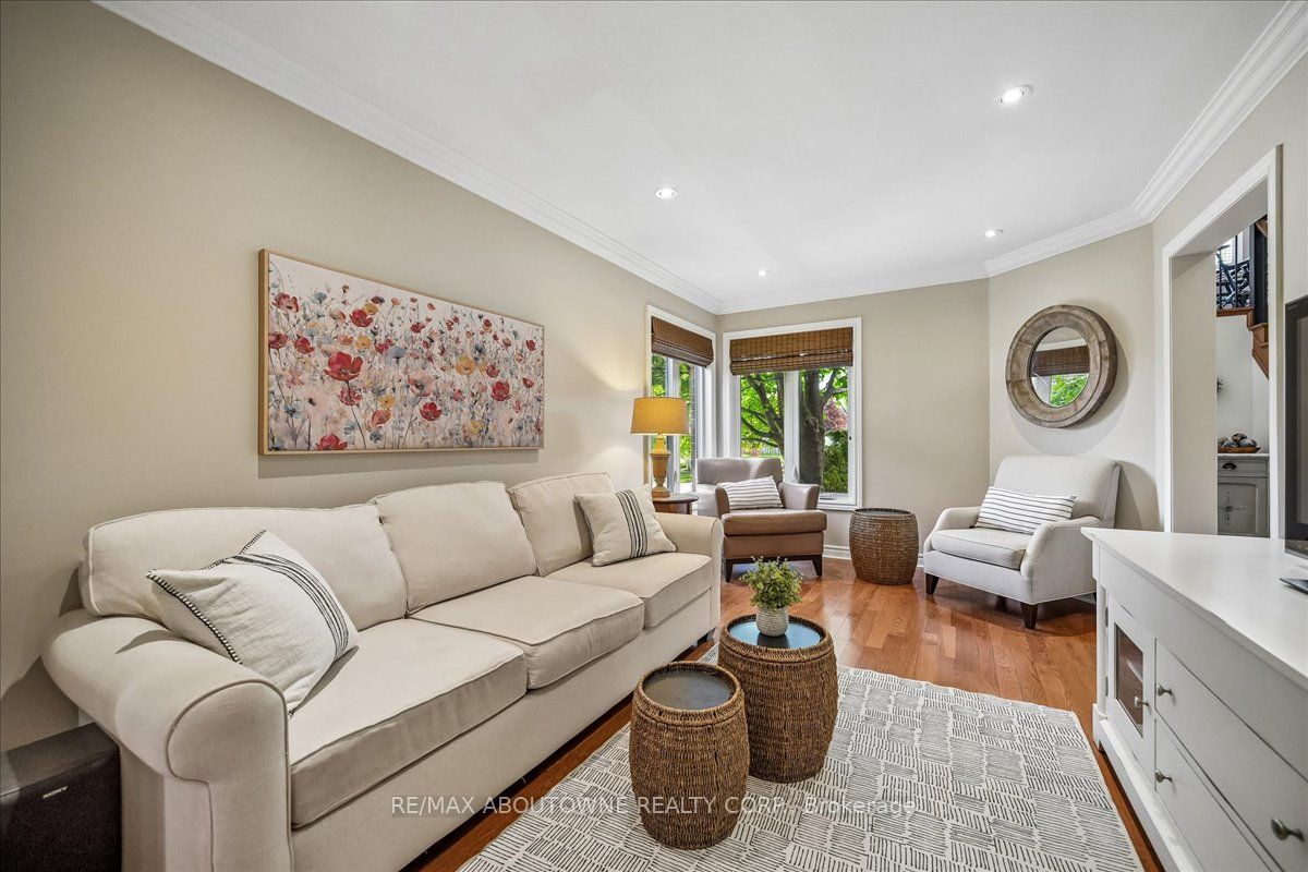 1053 Old Oak Drive