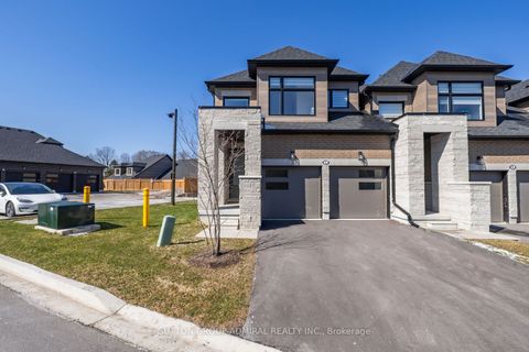 2 Lois Torrance Trail Uxbridge ON L9P 0R9