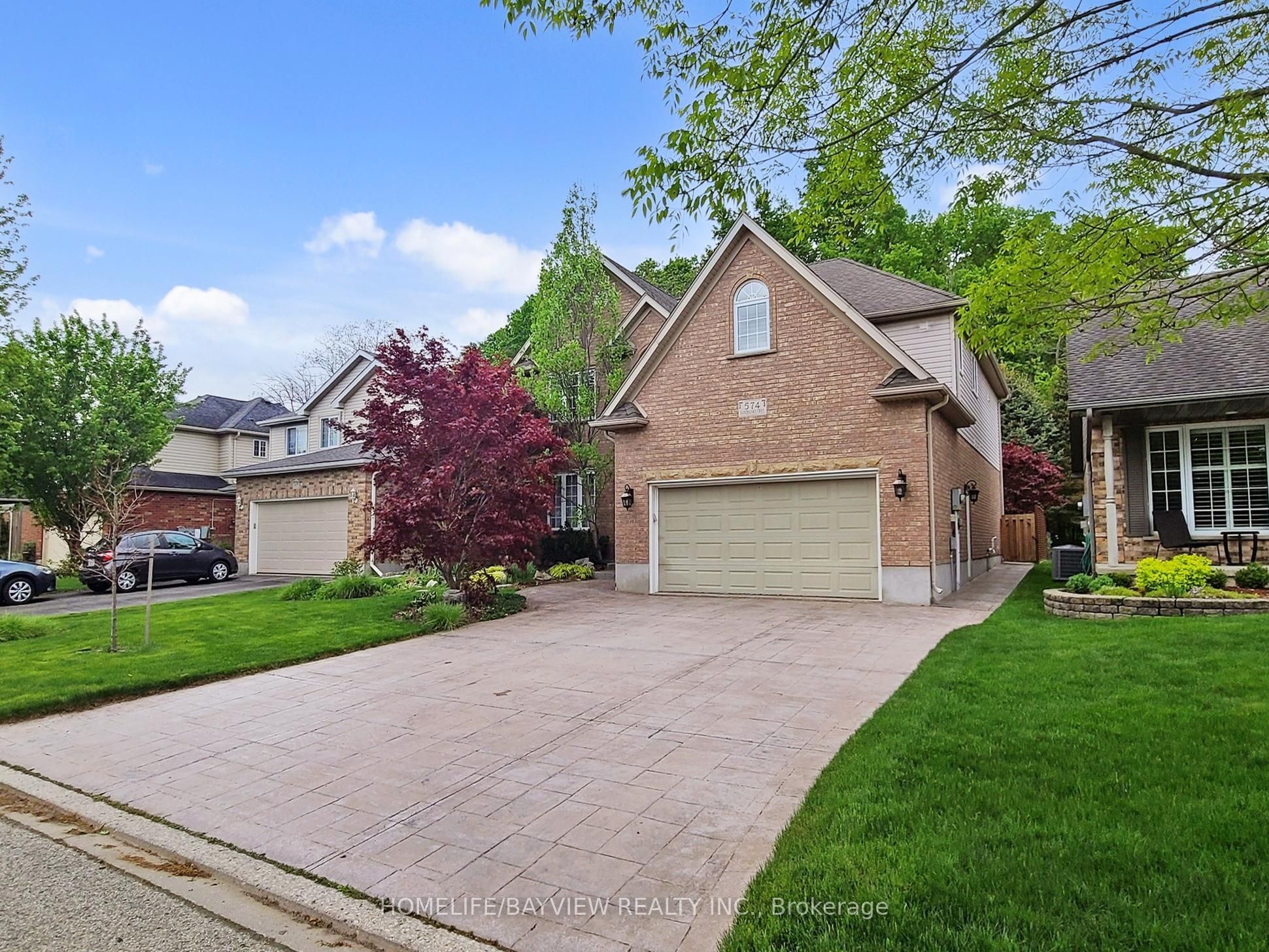 574 Sandbanks Crescent