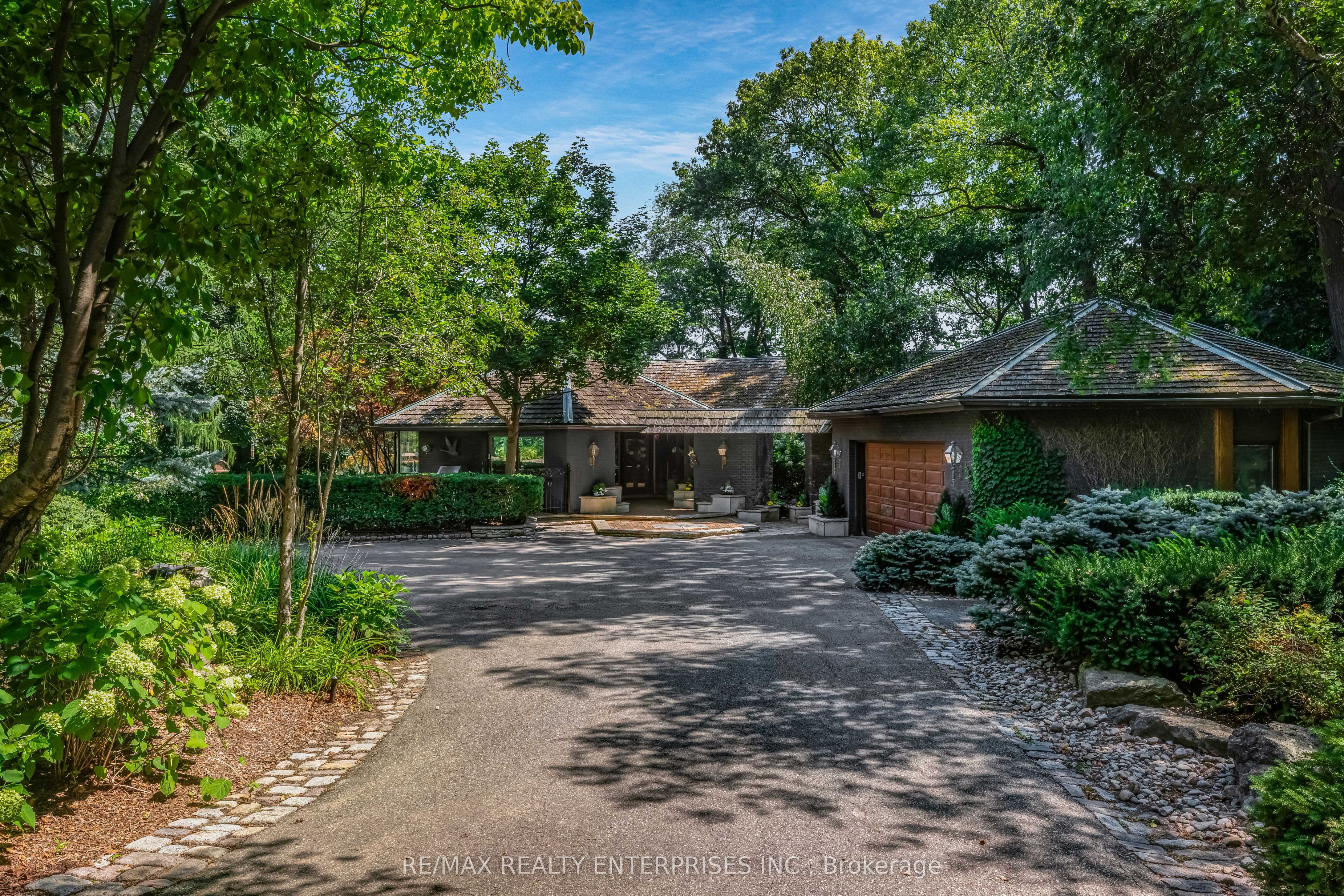 1000 Mississauga Heights Drive