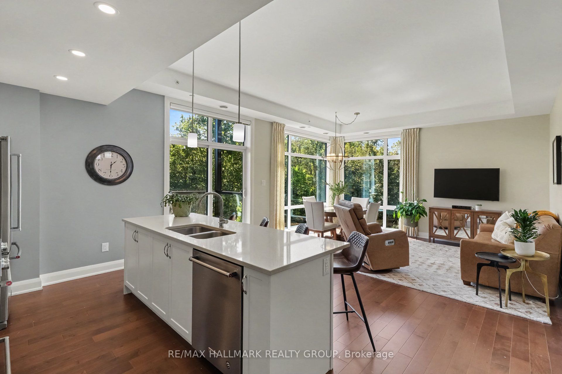 110 Cortile Private 202
