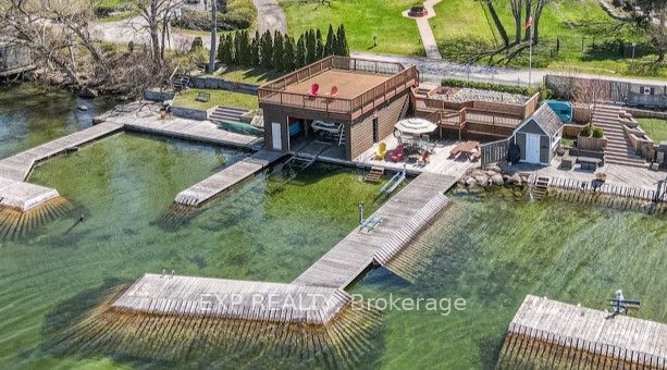 229 Lake Drive N