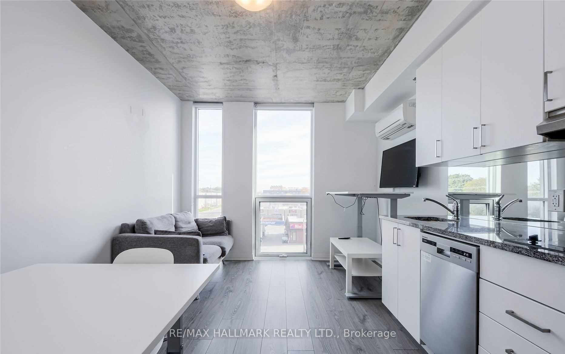 1900 Simcoe Street N 436