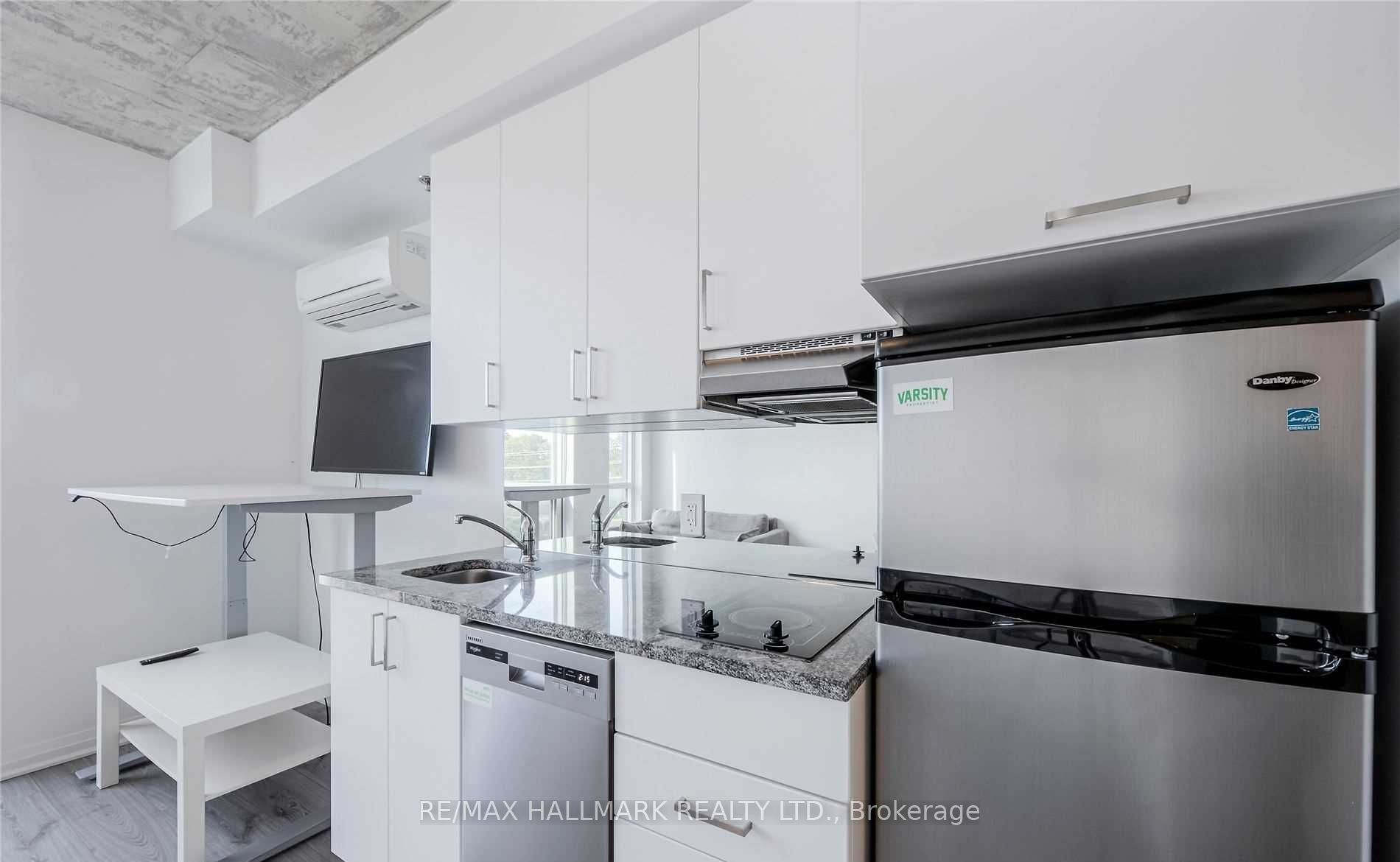 1900 Simcoe Street N 436