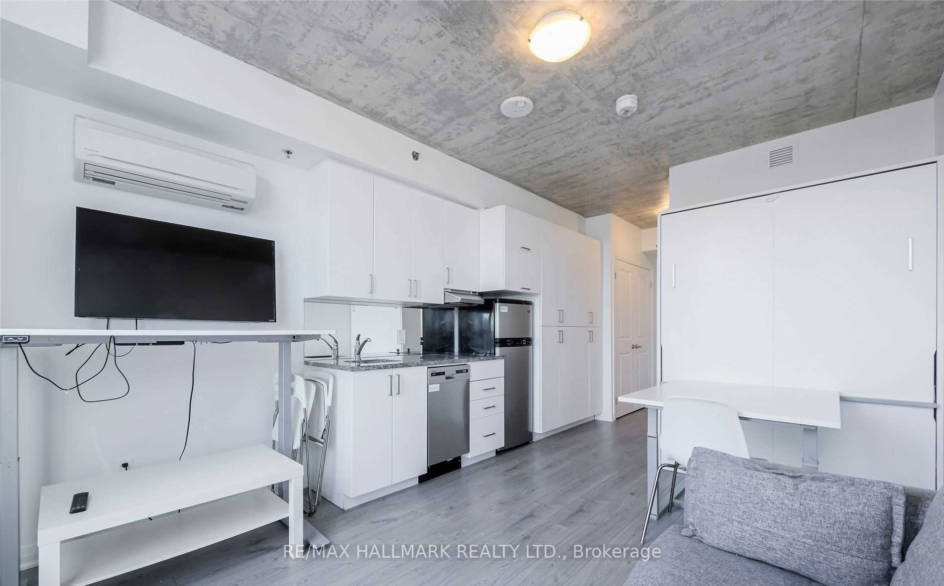1900 Simcoe Street N 436