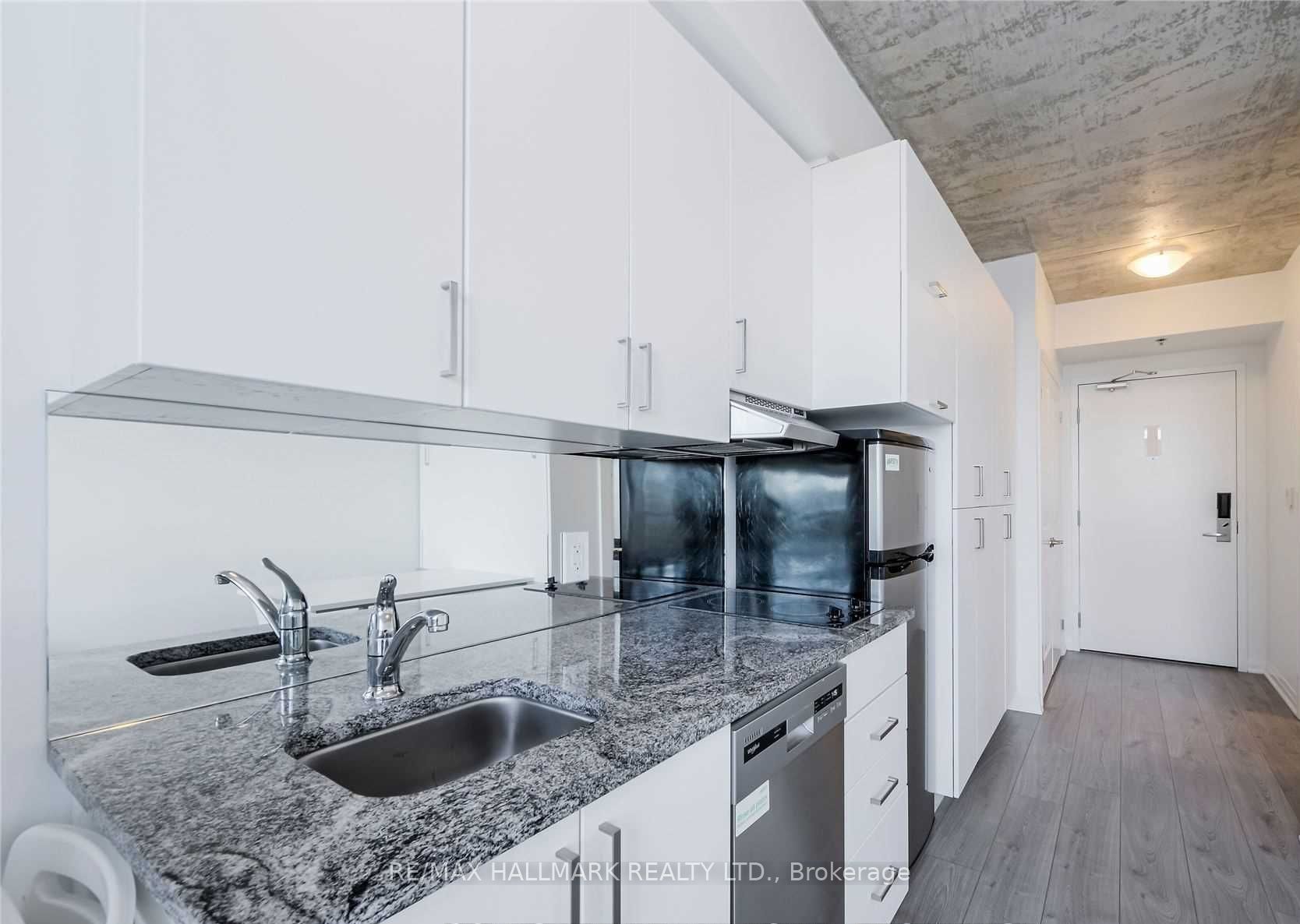 1900 Simcoe Street N 436