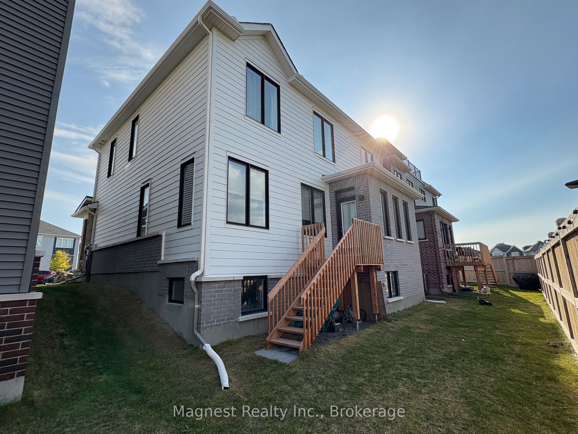1005 Canoe Street