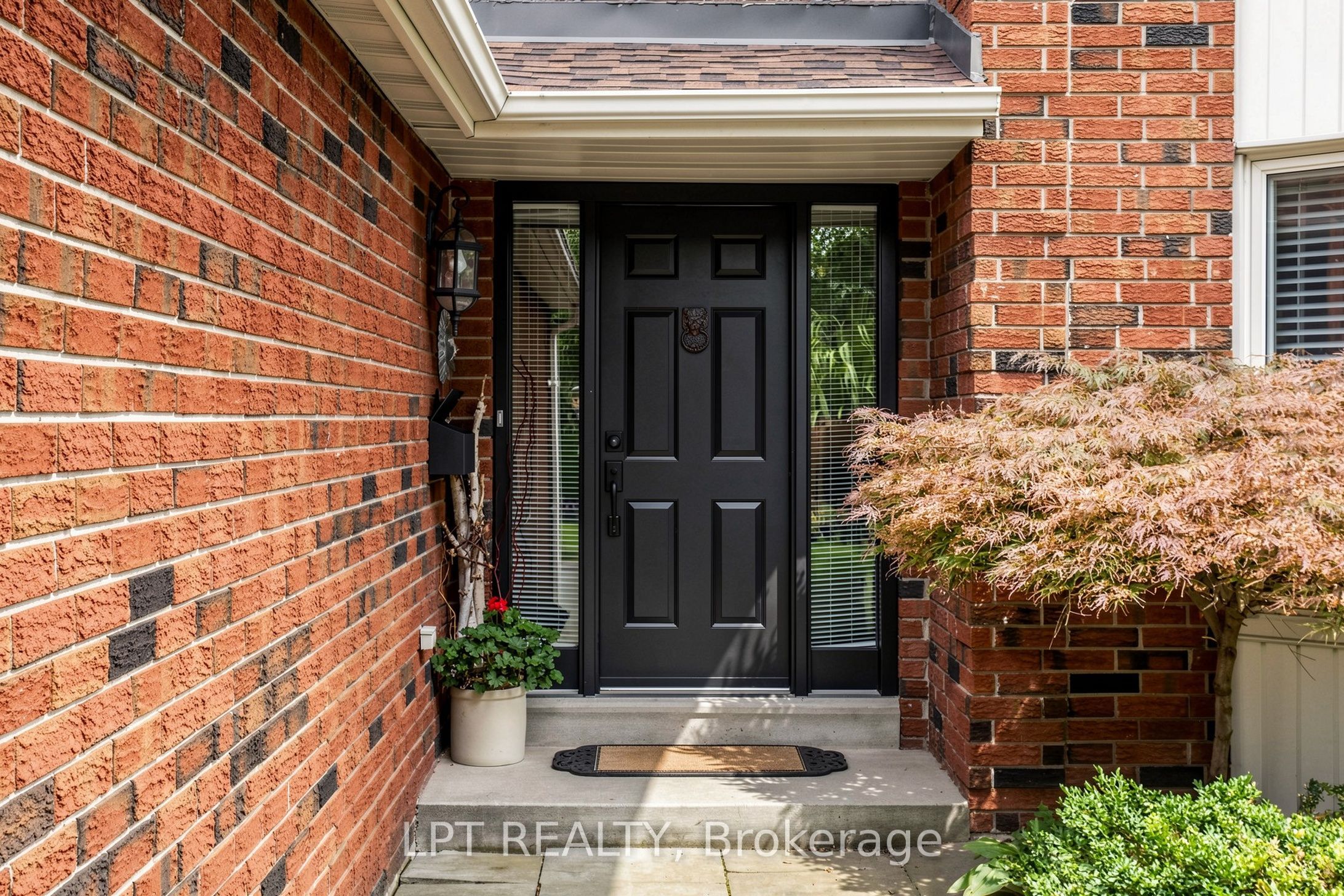 1579 Lovelady Crescent