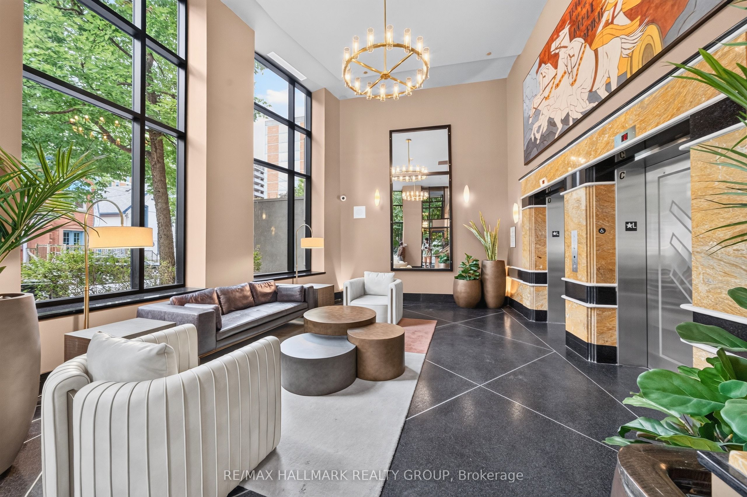 235 Kent Street PH05