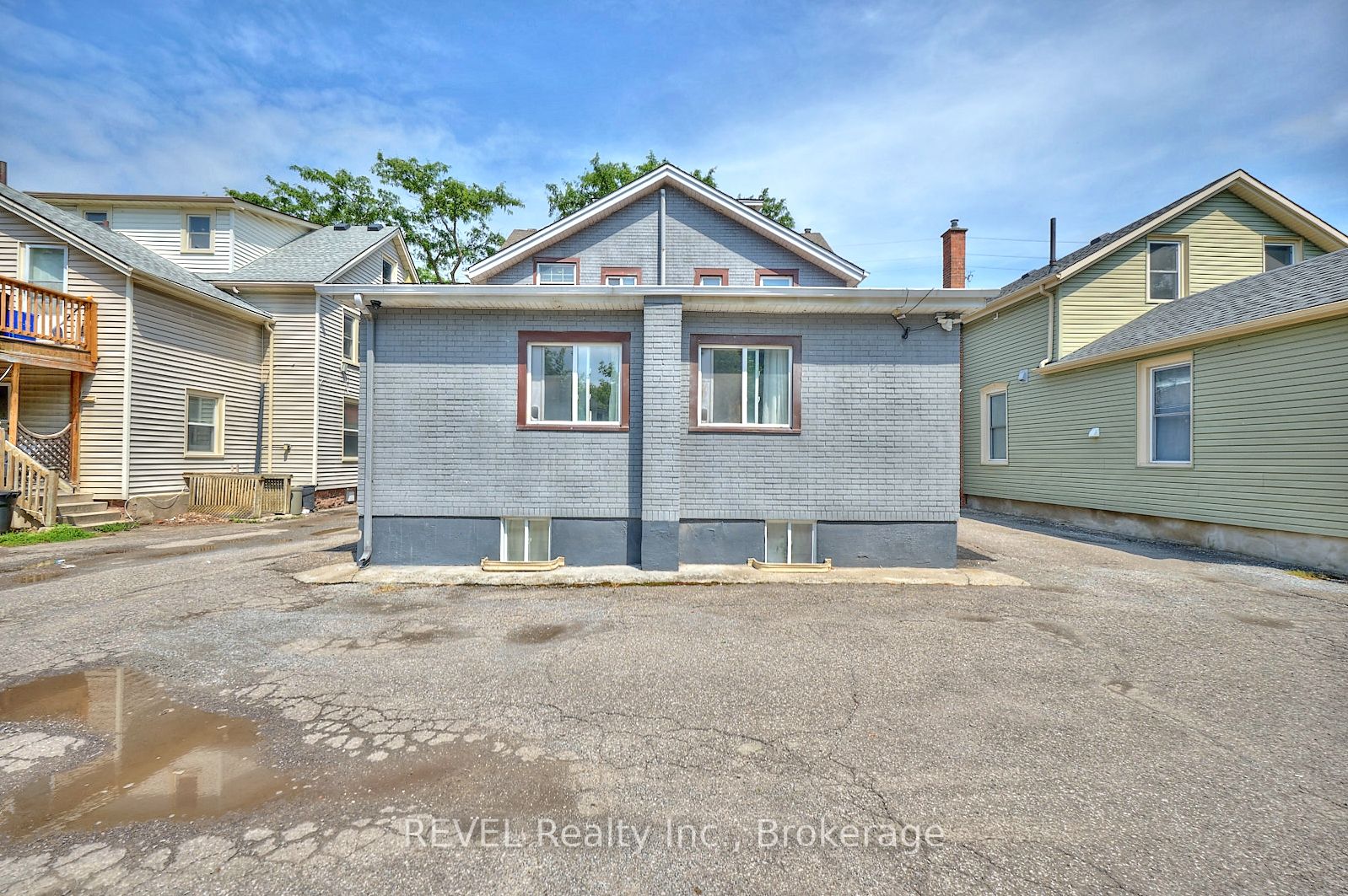50 Welland Avenue