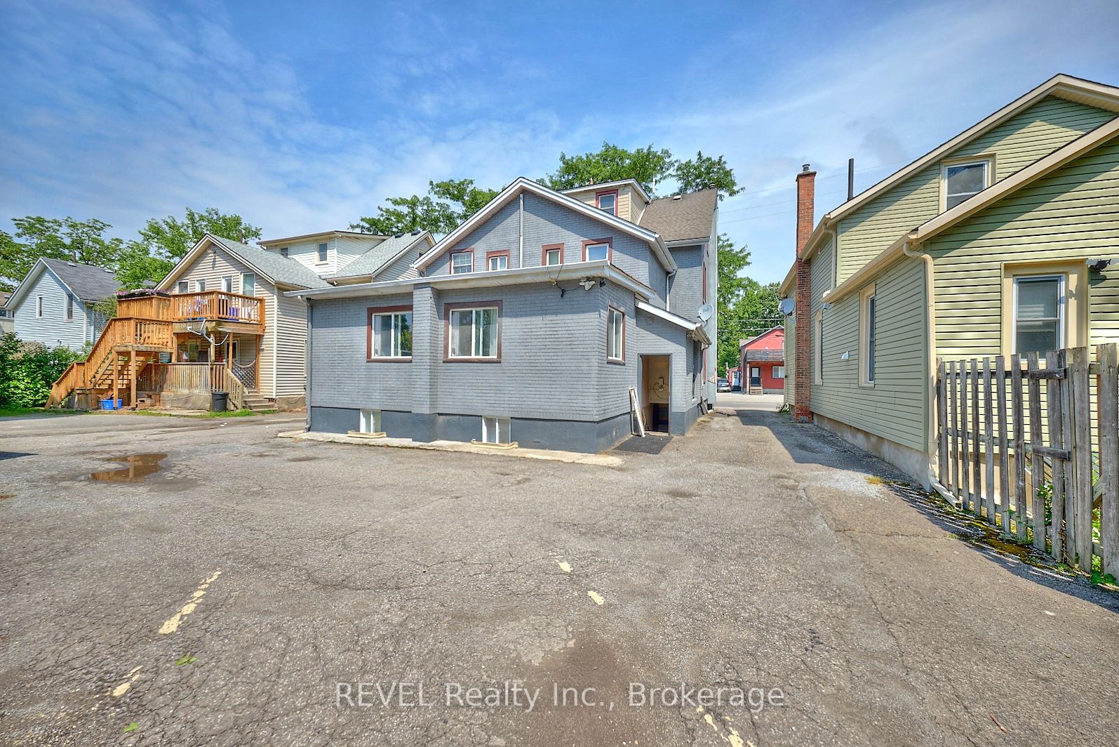 50 Welland Avenue
