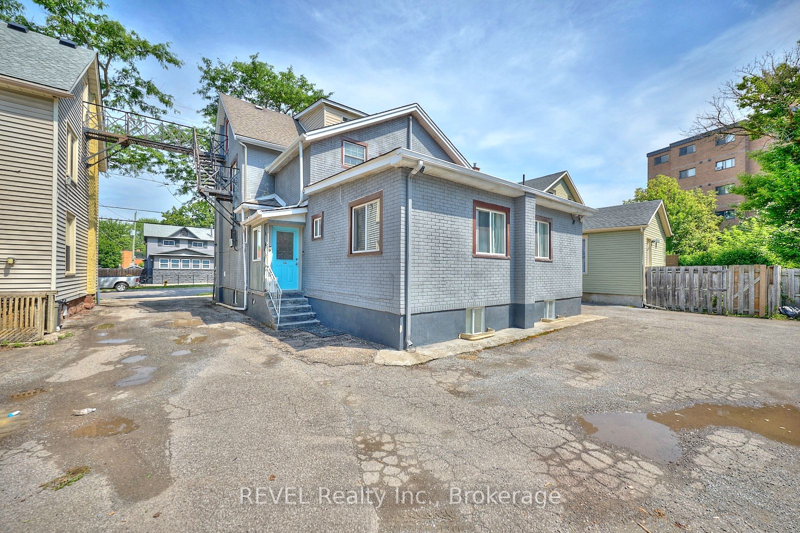 50 Welland Avenue