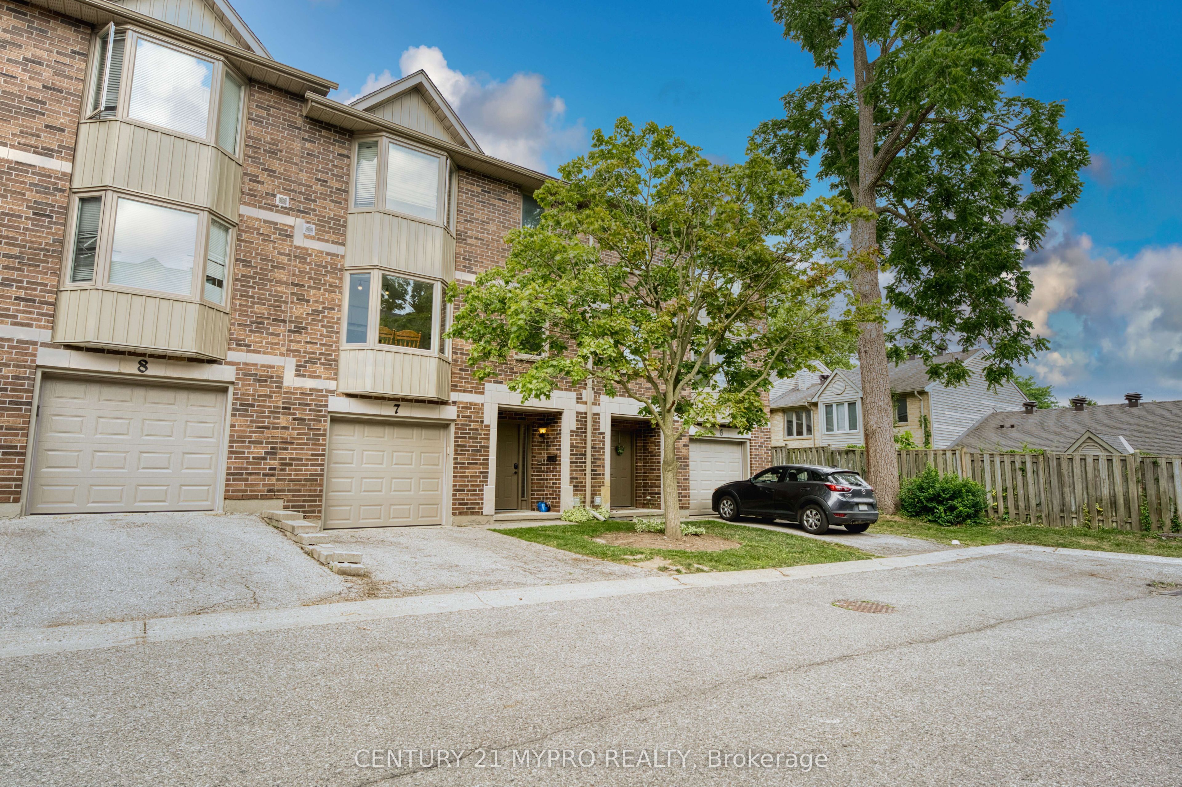1548 Richmond Street 7