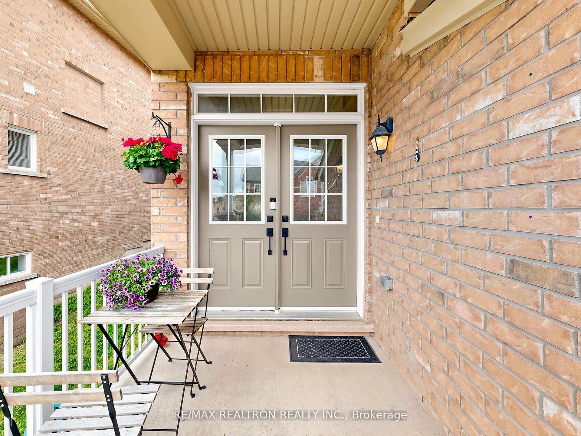 69 Matthewson Avenue W