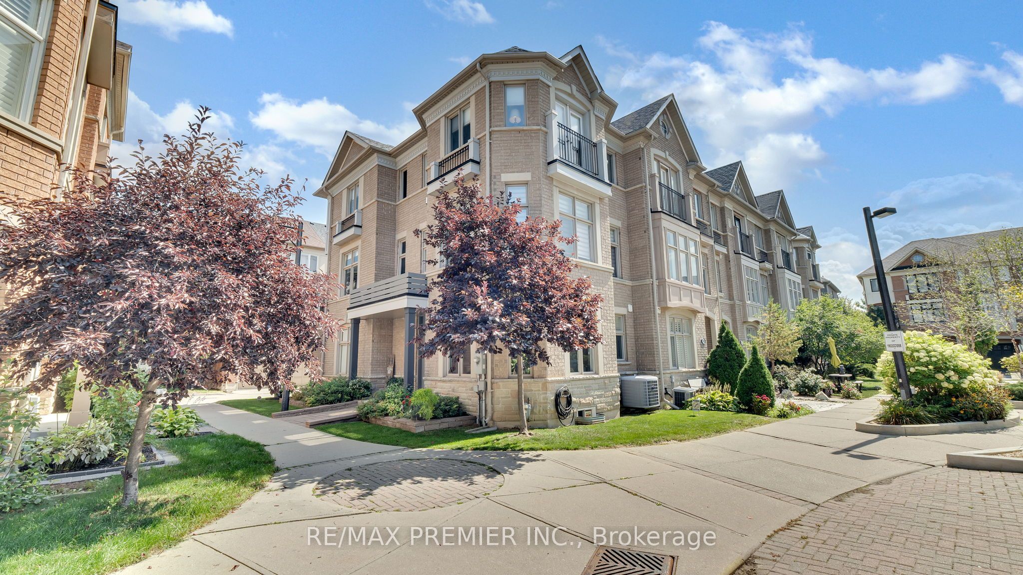 10 Henry Peters Lane