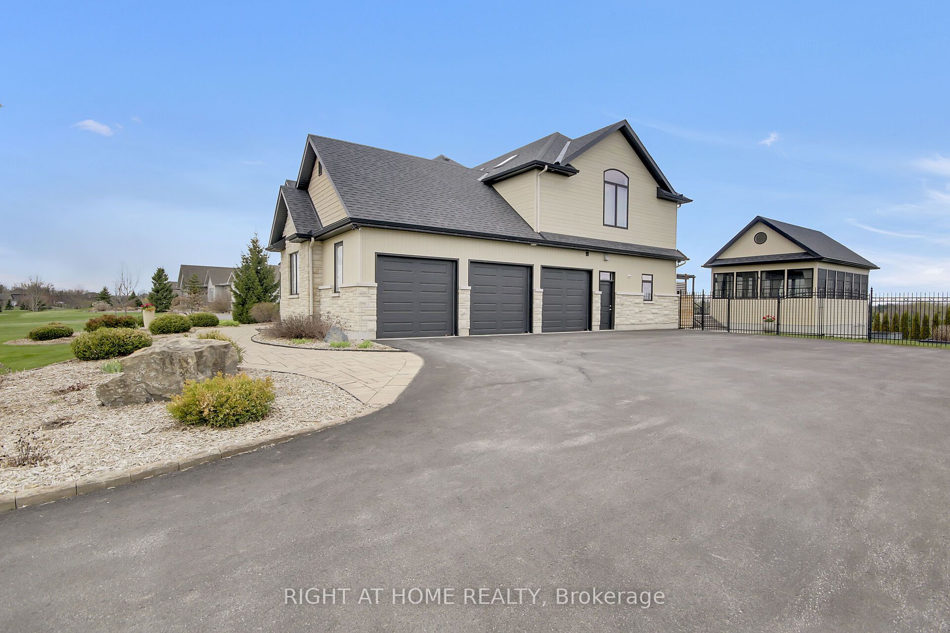 105 Ravenview Way