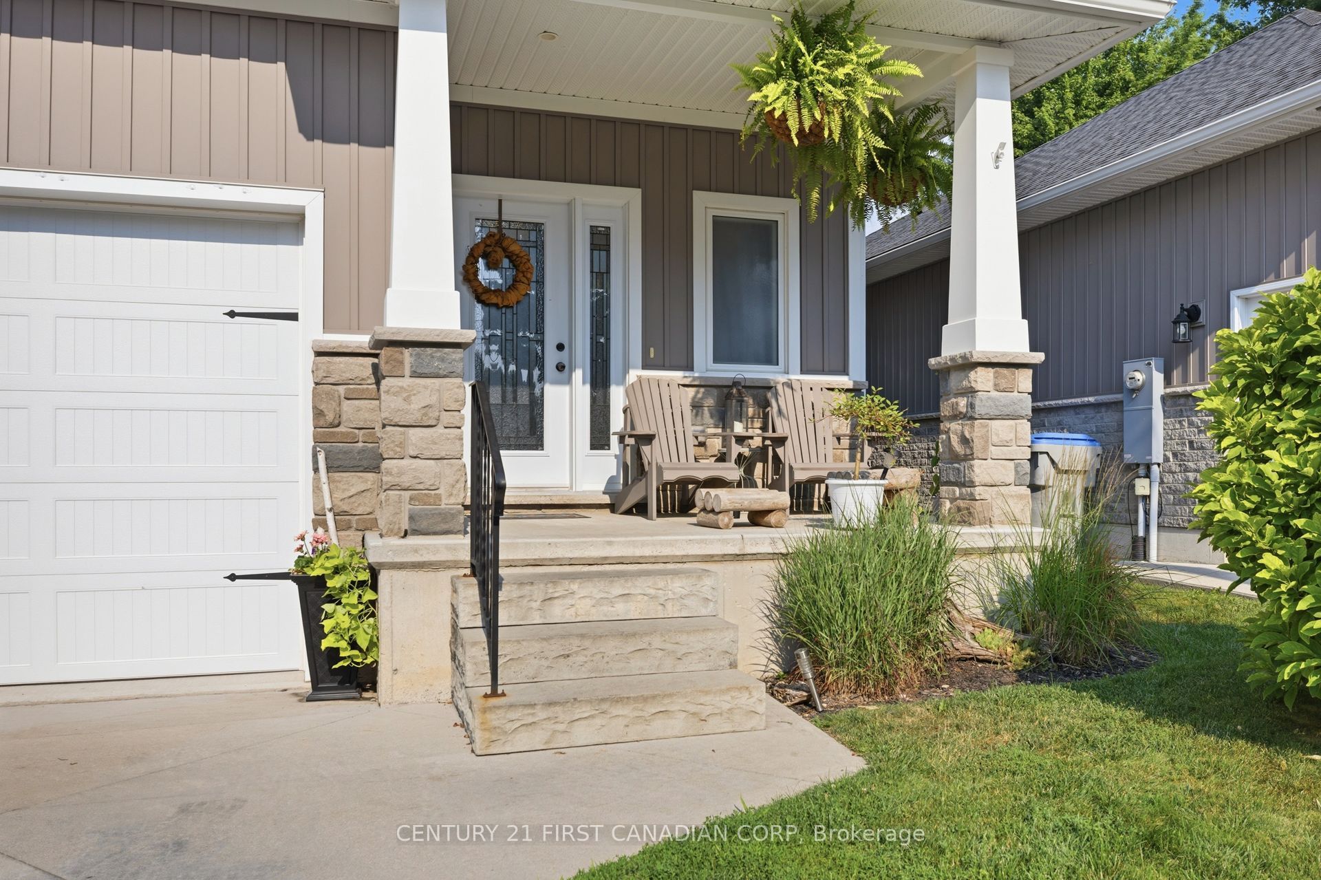 279 Oak Street