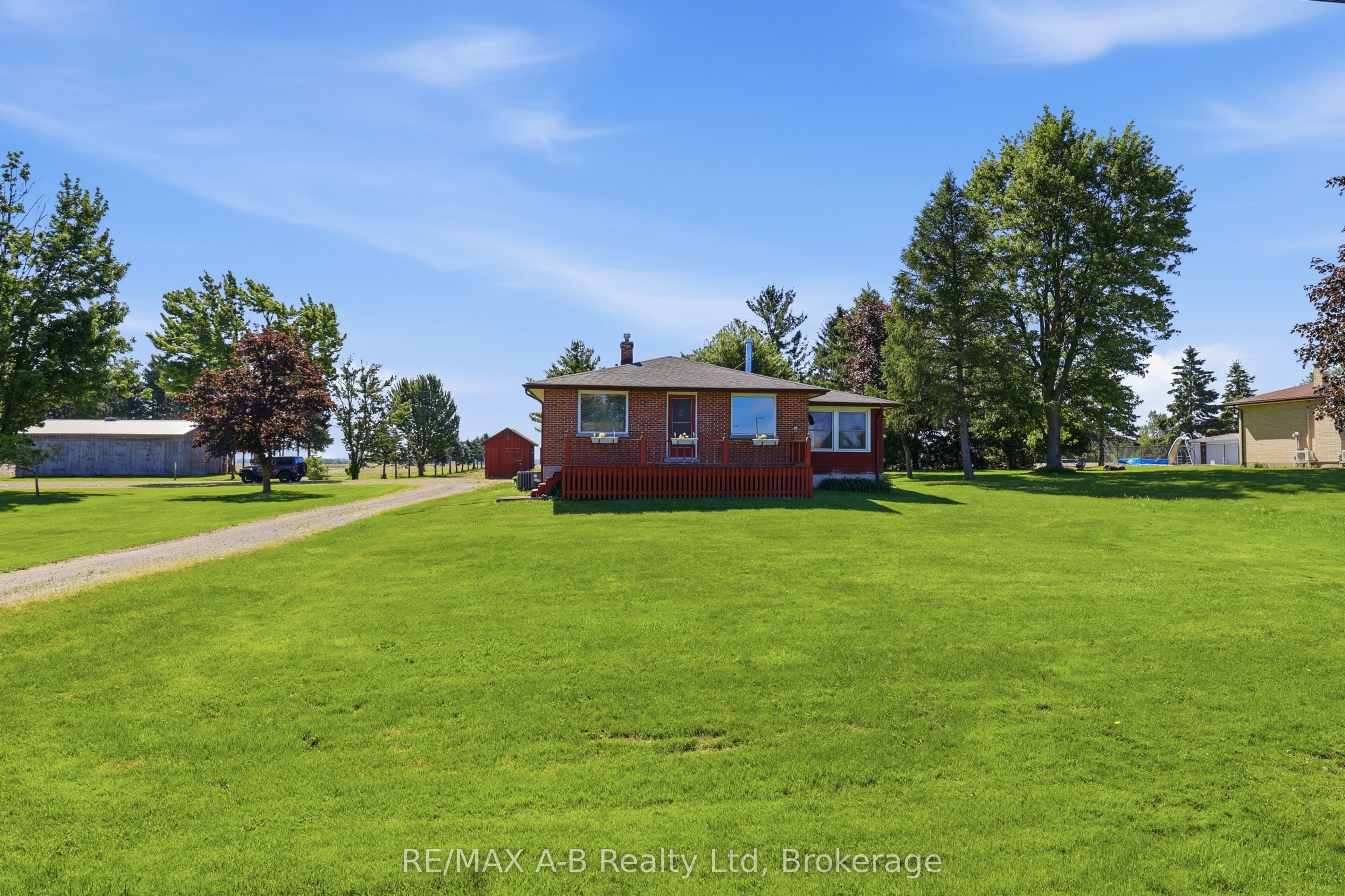 1033 Perth Rd 139 Line W