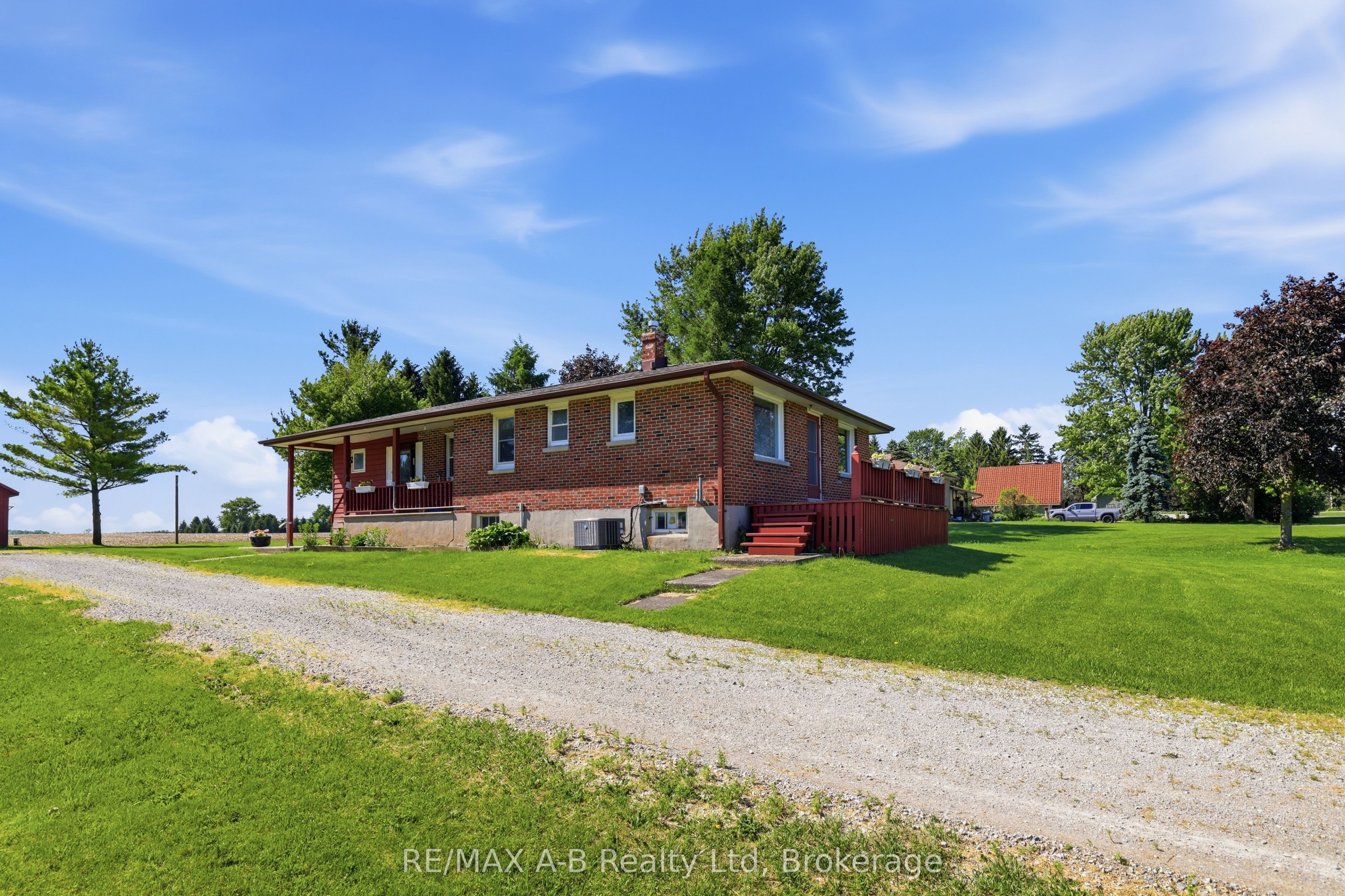 1033 Perth Rd 139 Line W