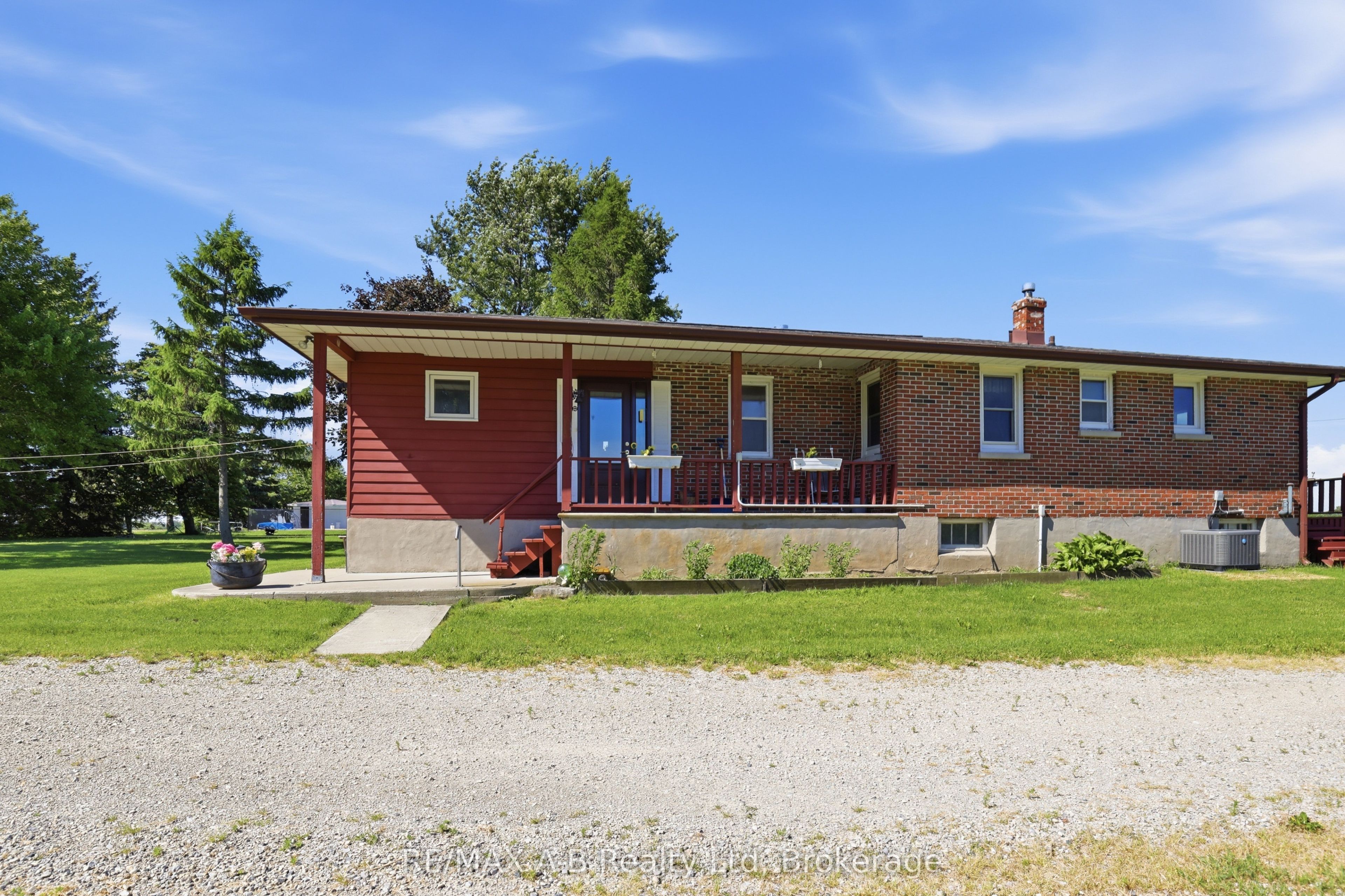 1033 Perth Rd 139 Line W