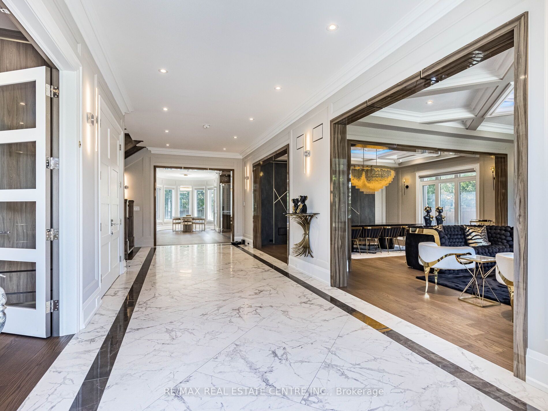 1 Huckleberry Lane S