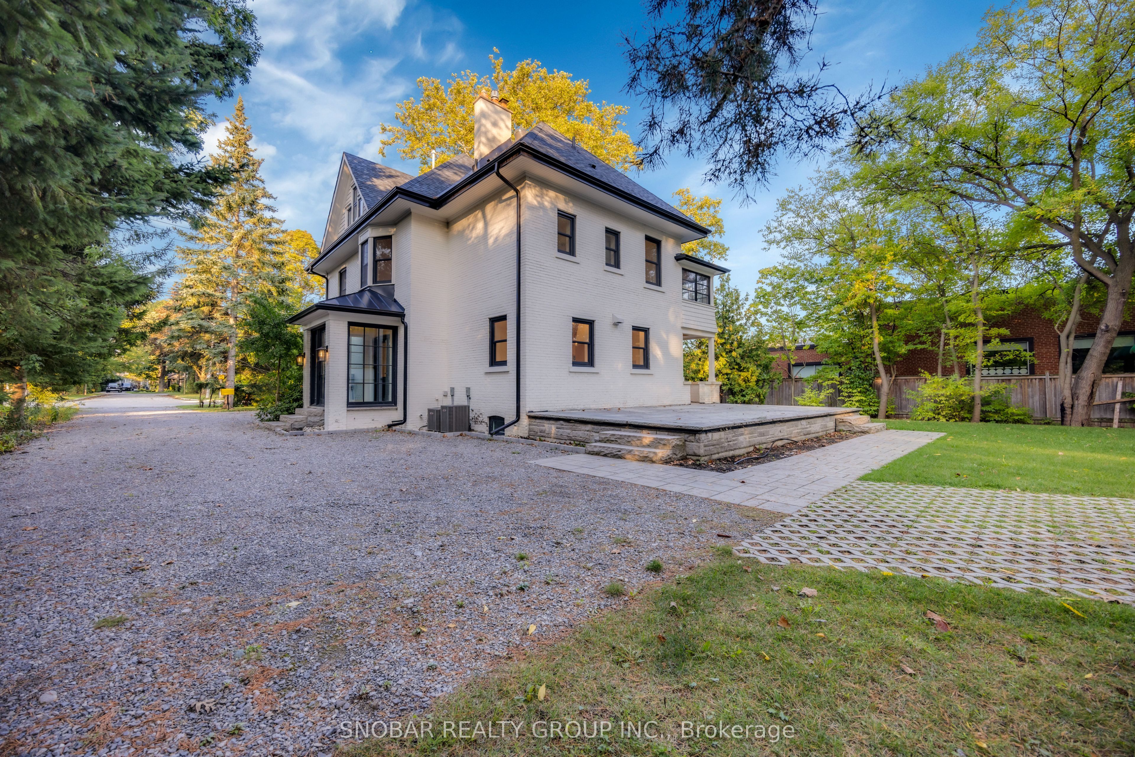 1160 Clarkson Road N