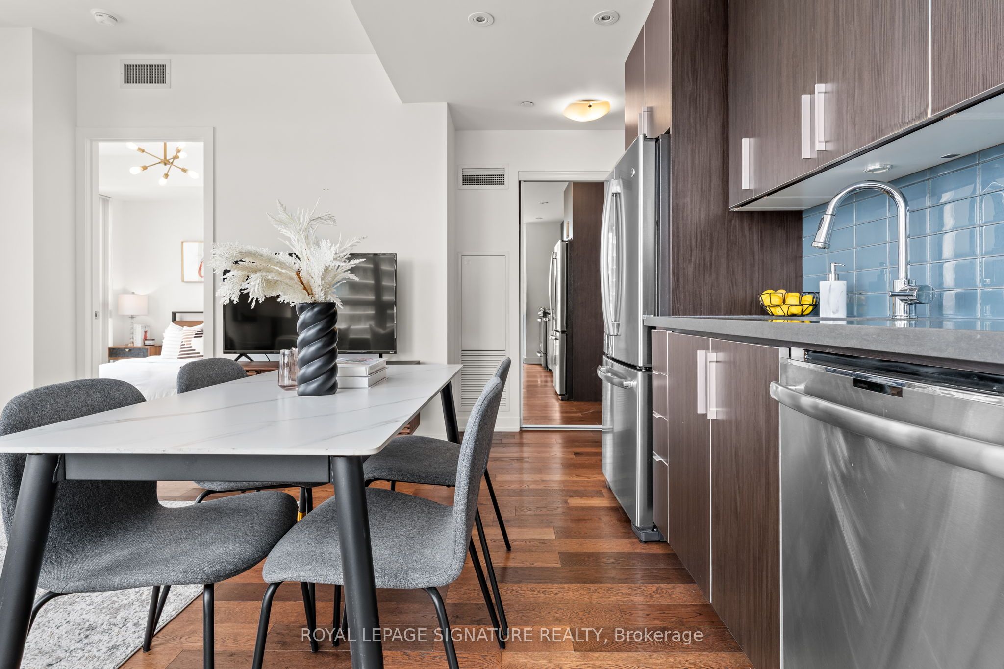 2212 Lake Shore Boulevard W 4308