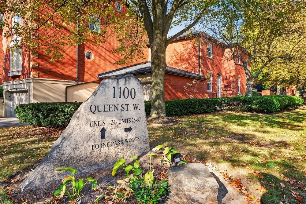 1100 Queen Street W 7