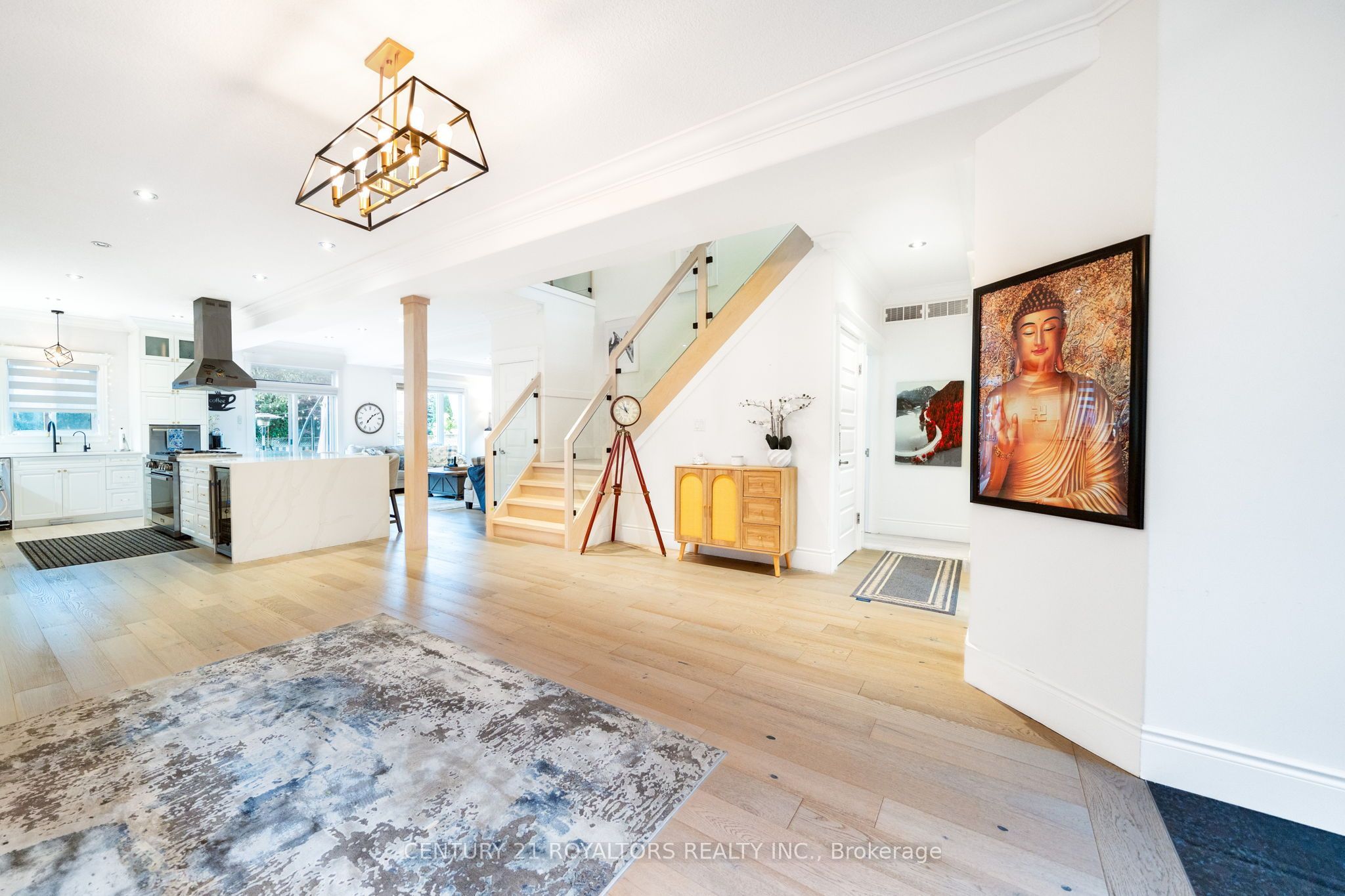 444 Thomas Slee Drive