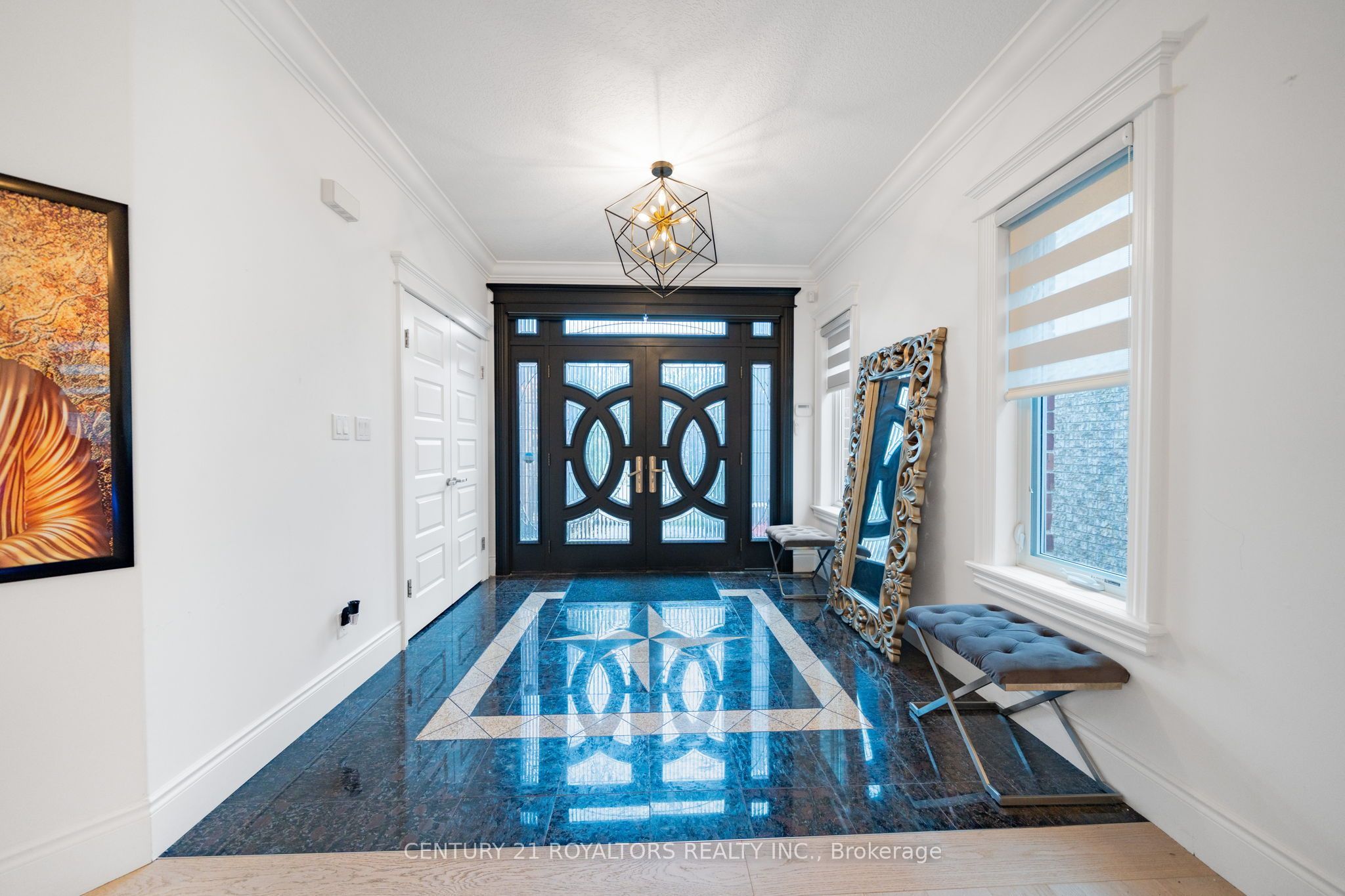 444 Thomas Slee Drive