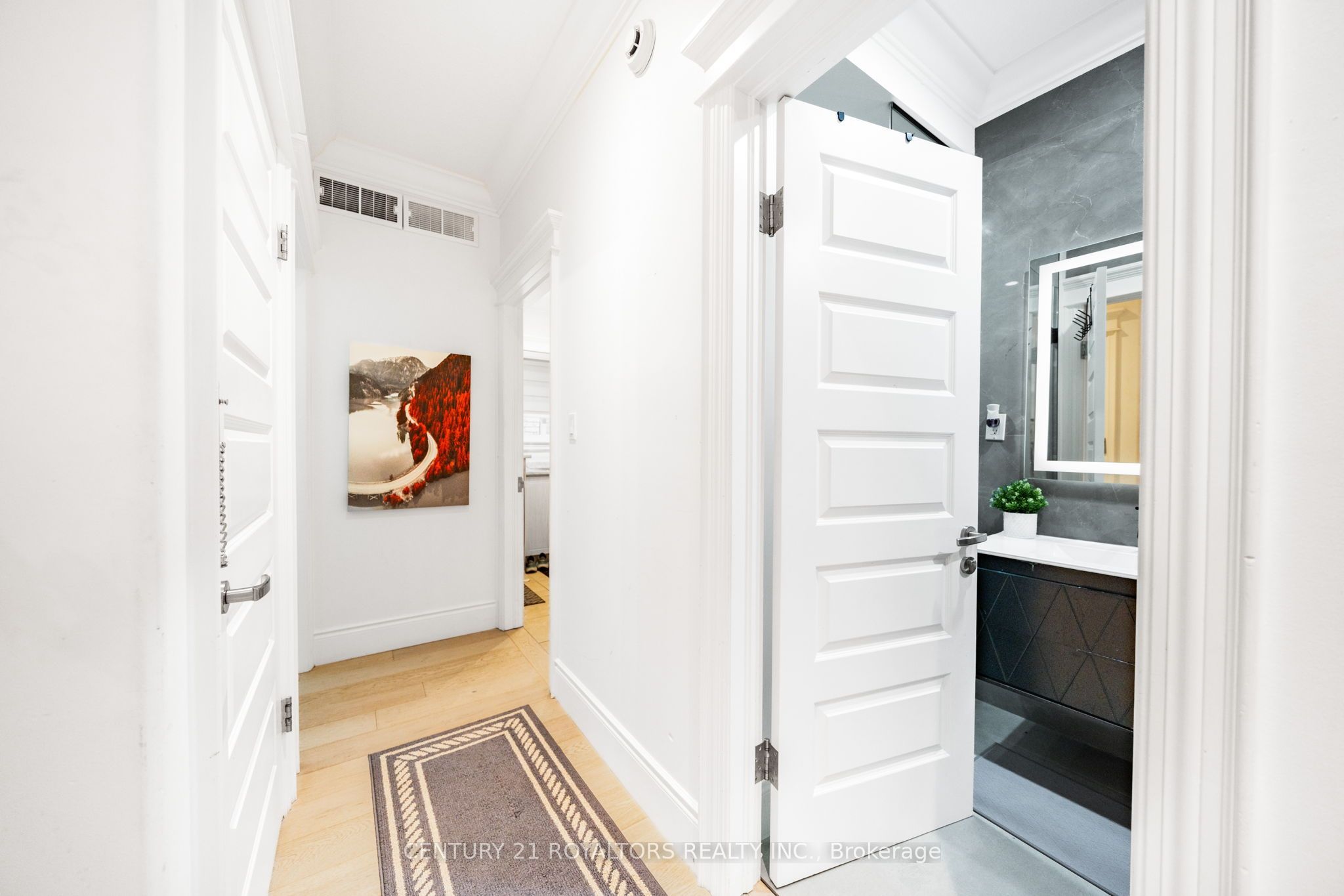 444 Thomas Slee Drive