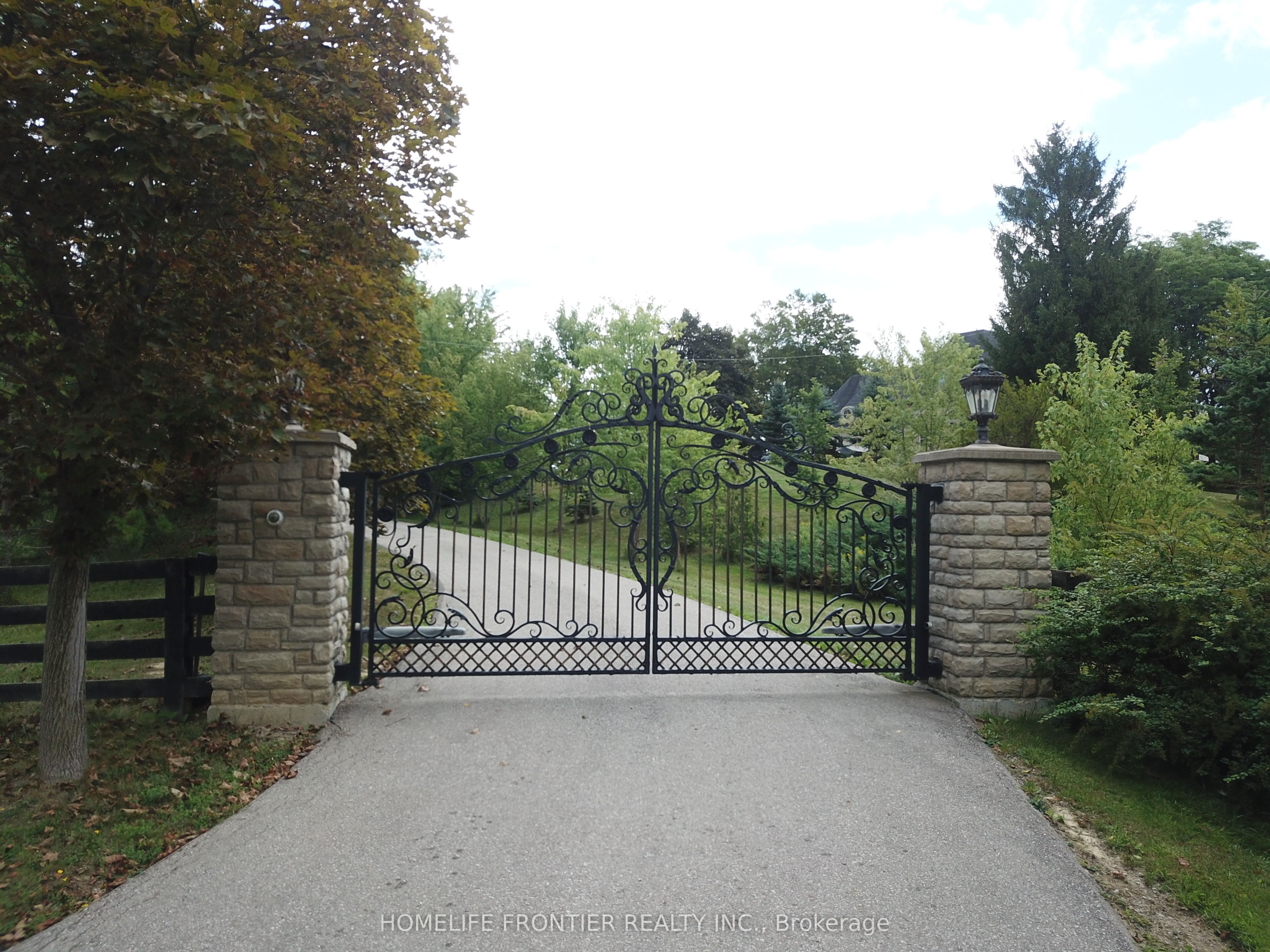 7645 16th Side Road