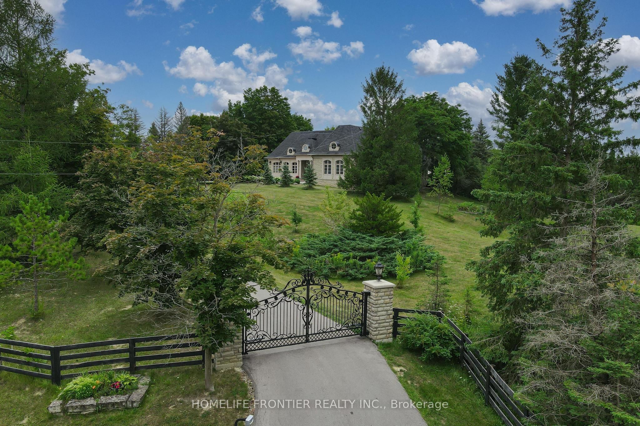7645 16th Side Road
