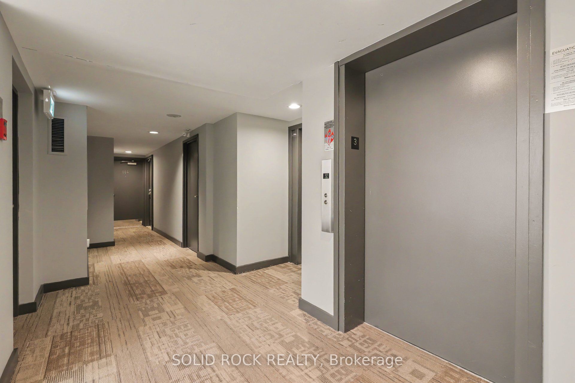 30 CHARLEVOIX Street 303