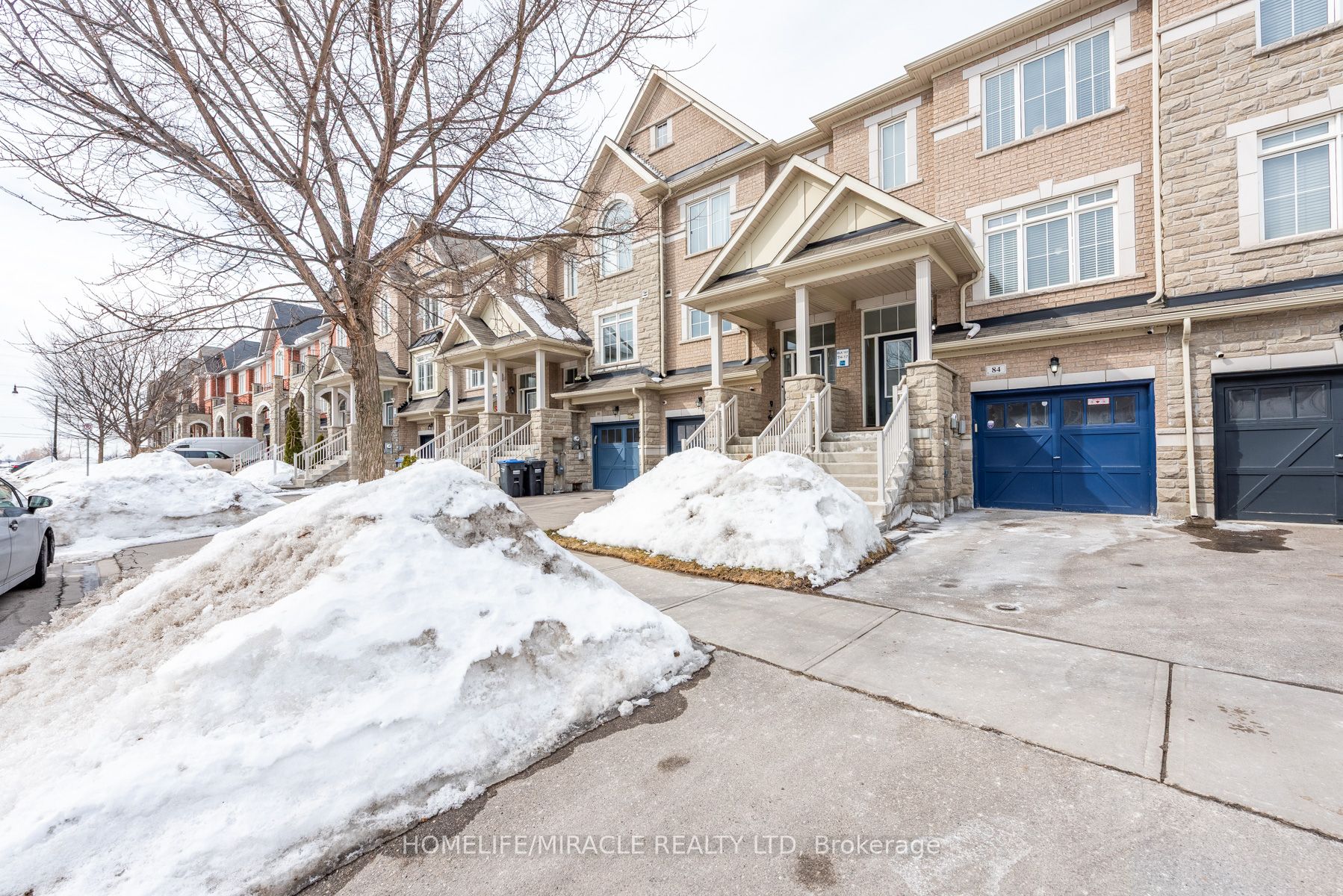 84 Rockman Crescent