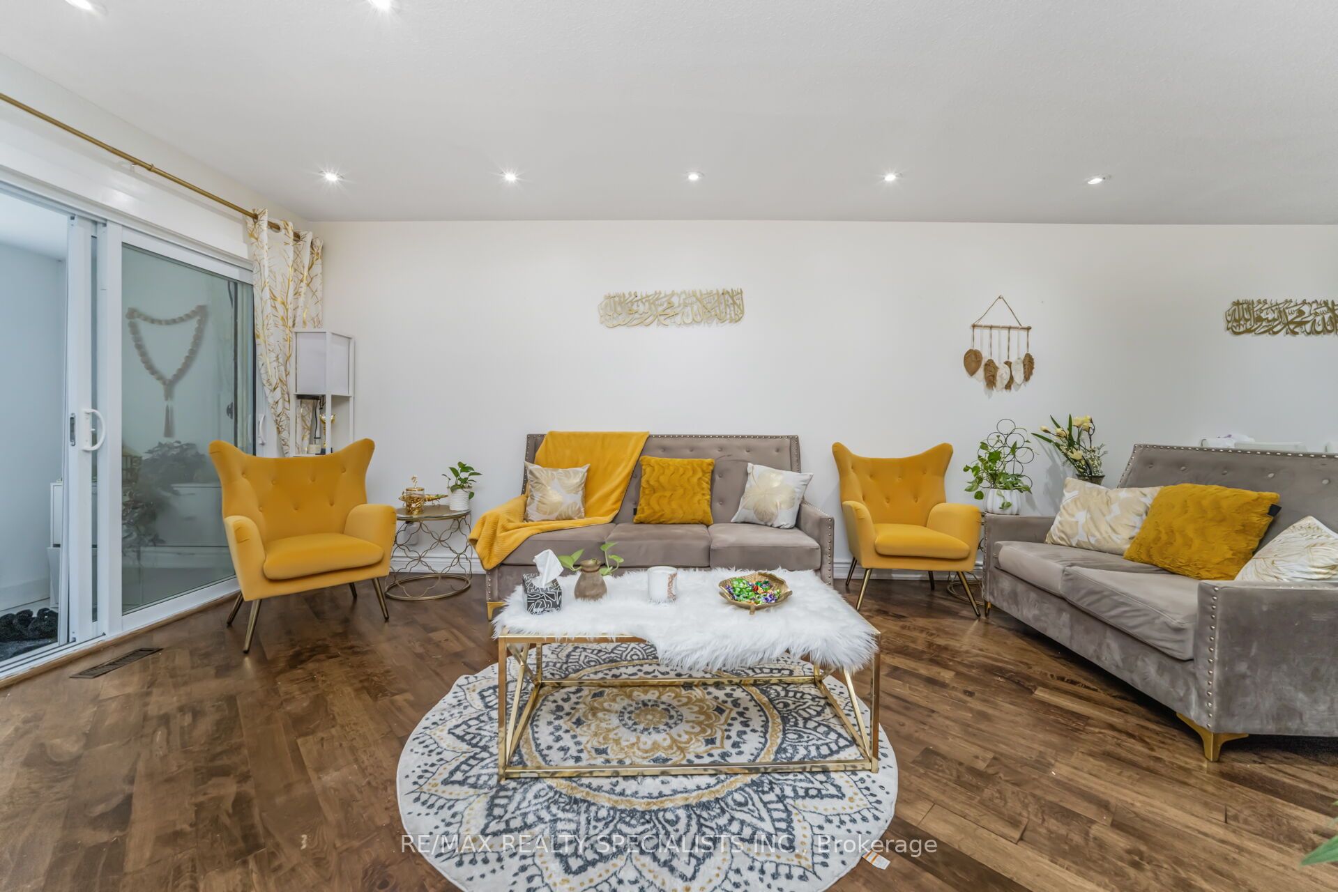 3176 Anderson Crescent