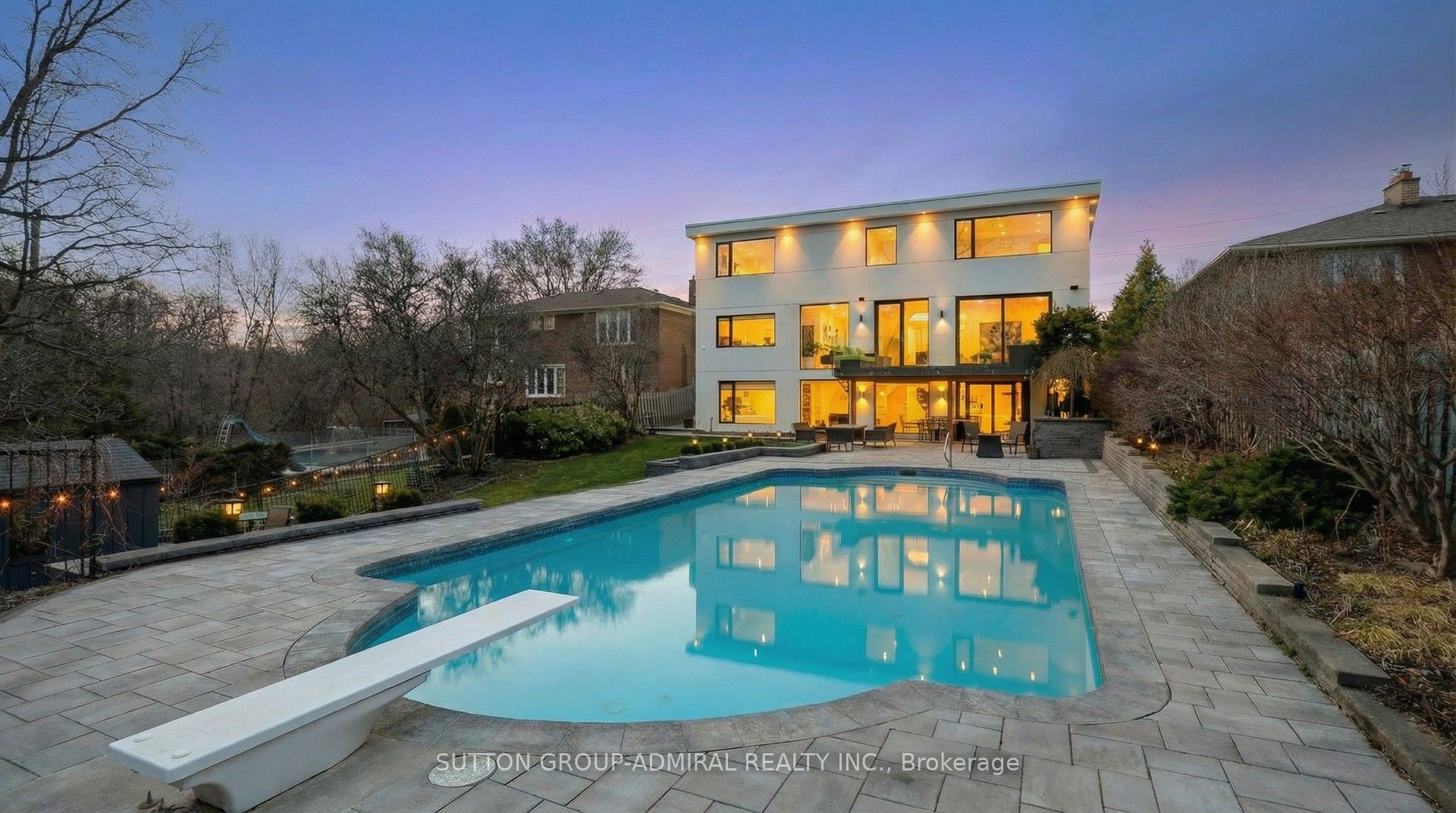 33 Thorny Brae Drive