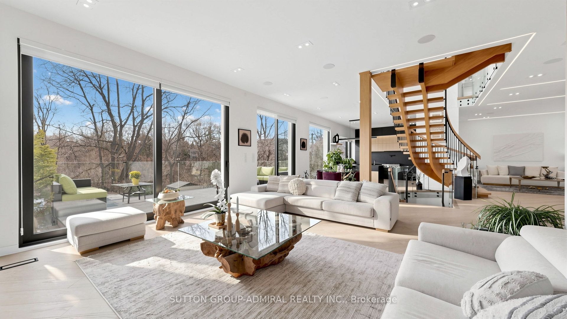 33 Thorny Brae Drive